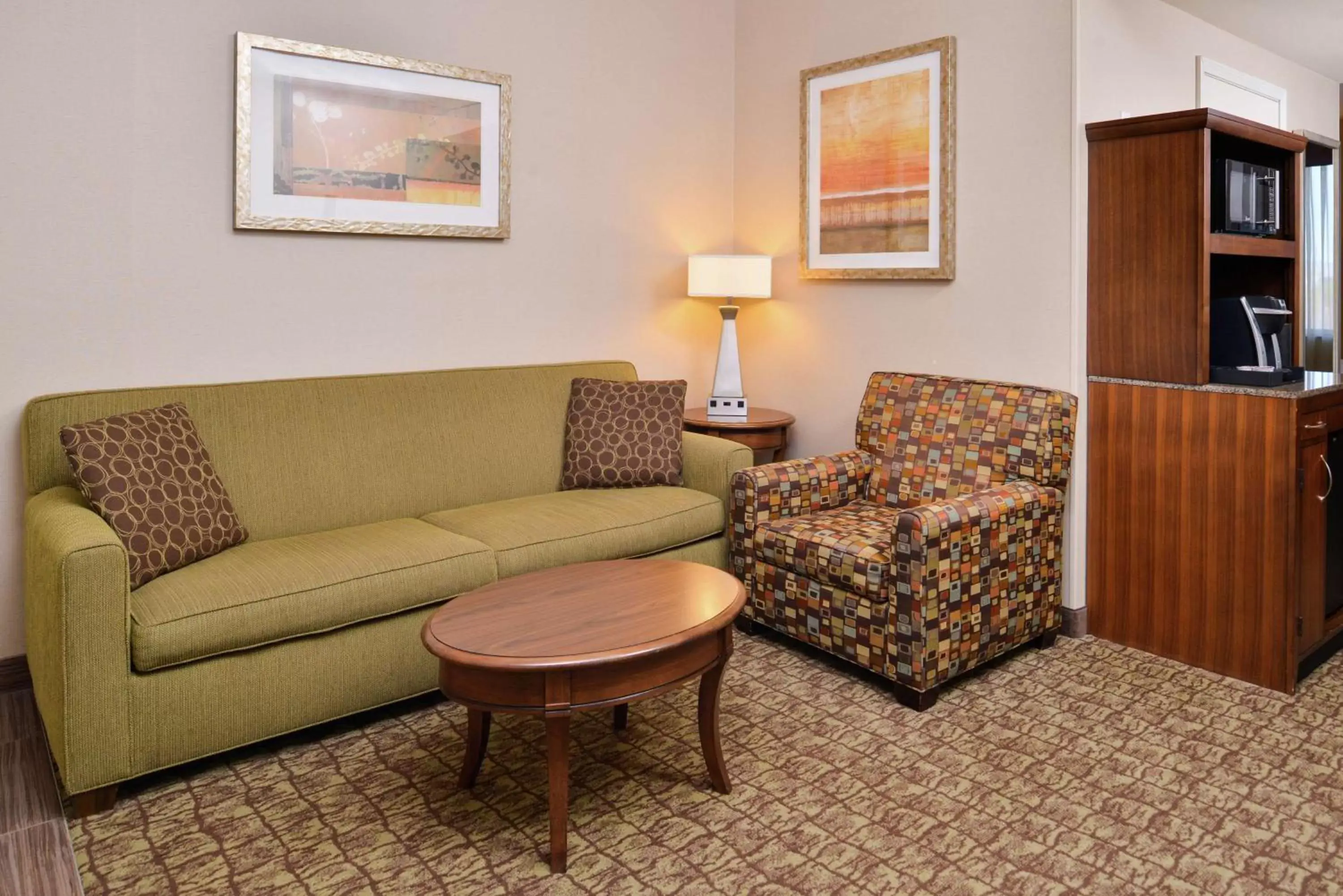 Living room, Seating Area in Hilton Garden Inn Boise Spectrum