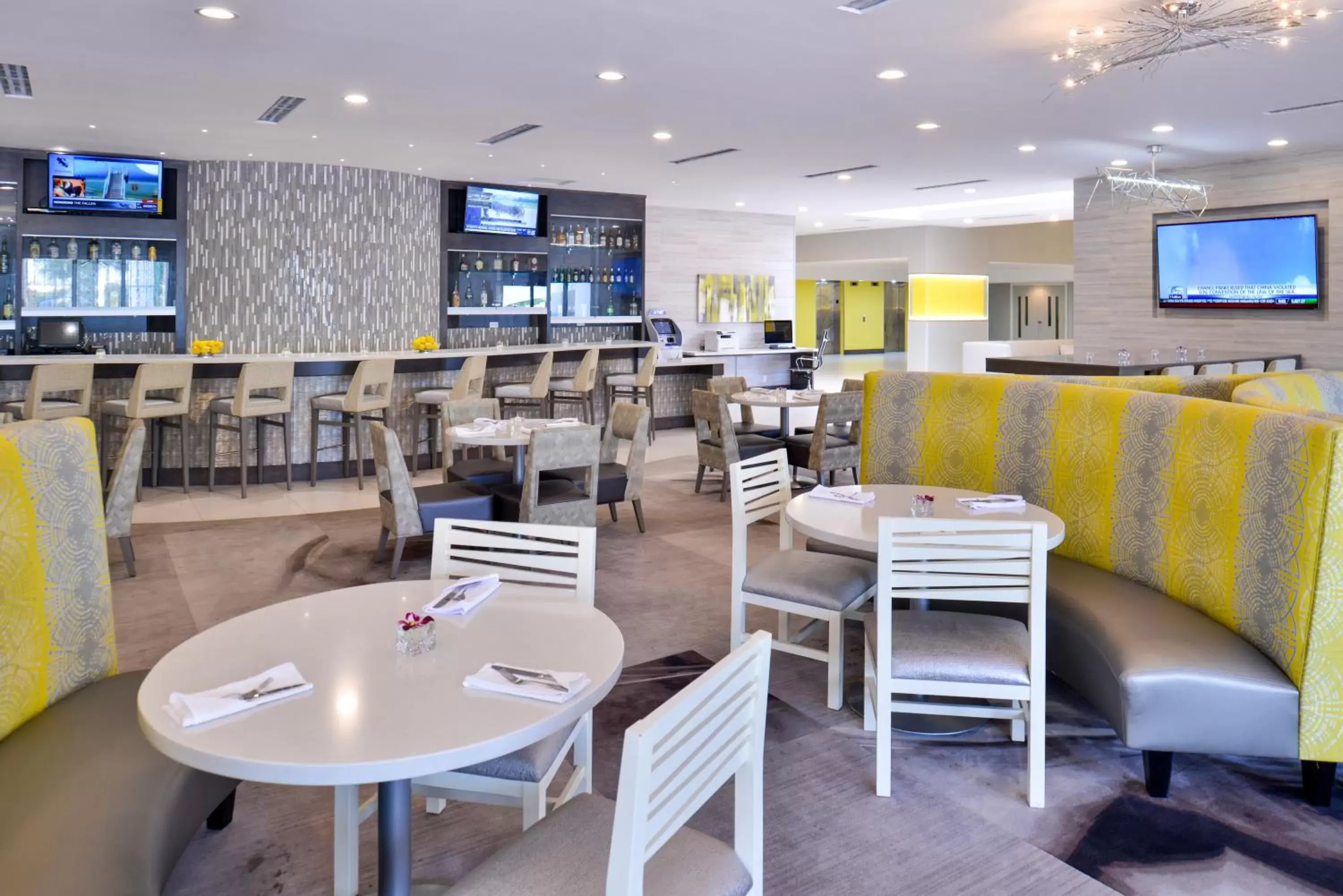 Breakfast, Restaurant/Places to Eat in Holiday Inn Richardson, an IHG Hotel