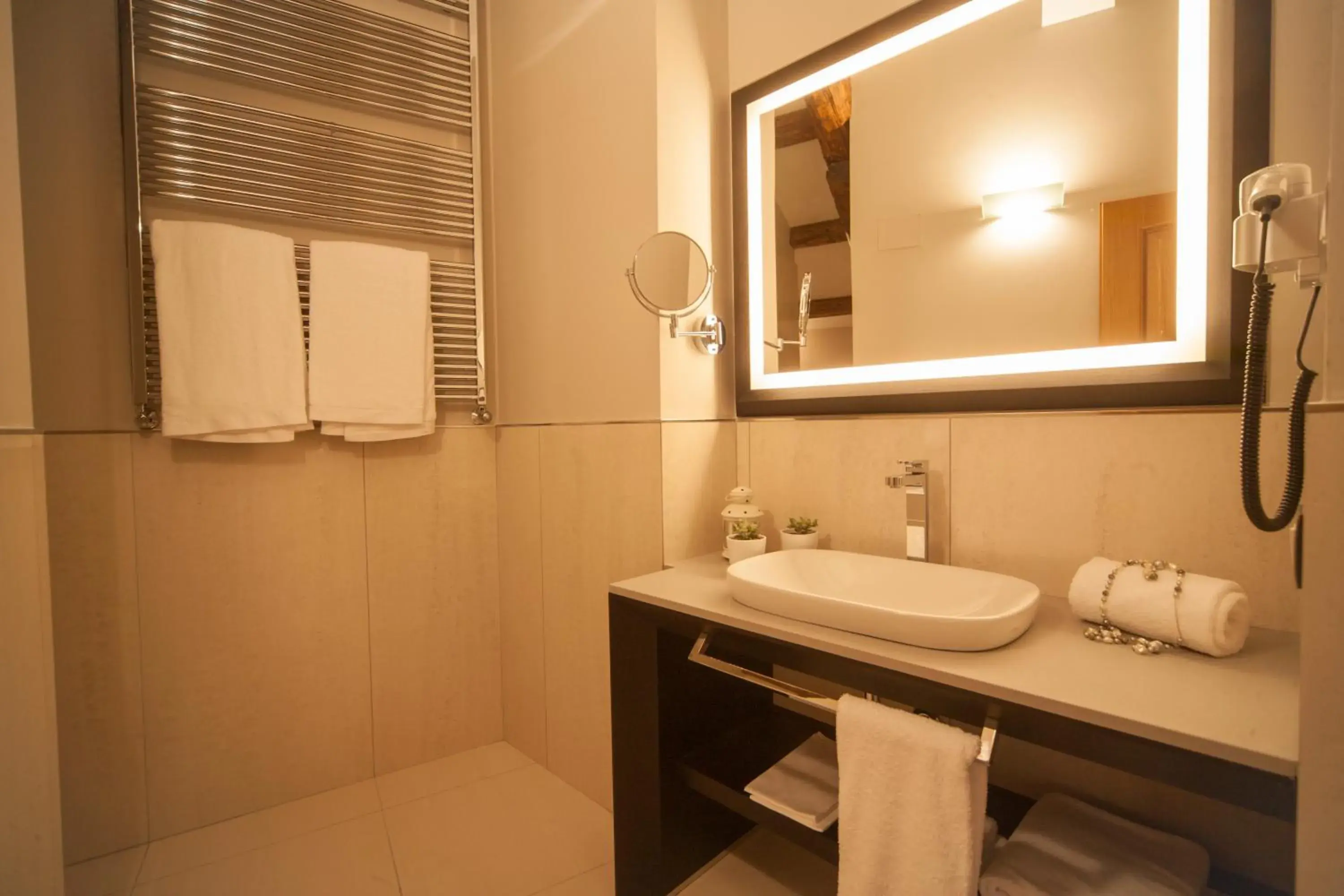 Bathroom in Hotel Grande Italia