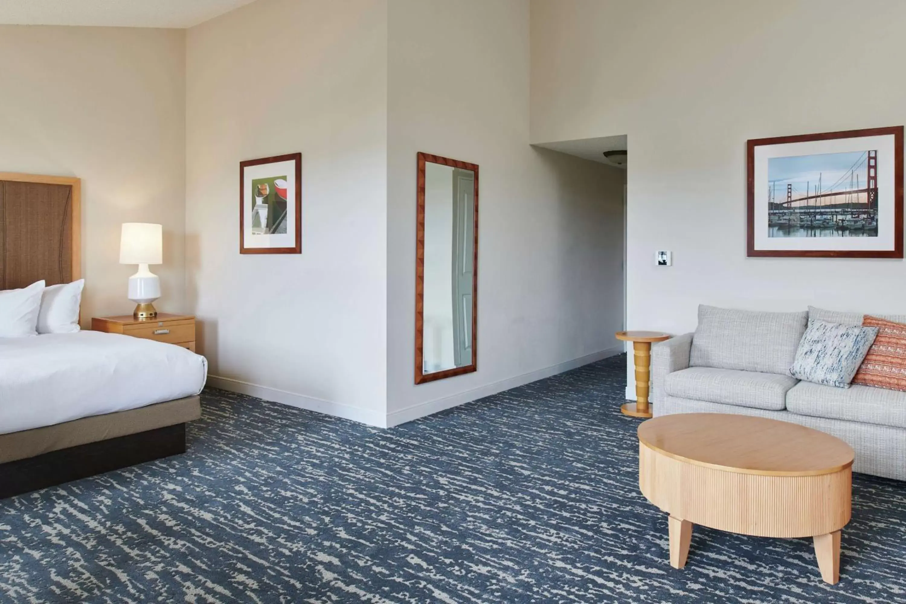 Bed in DoubleTree by Hilton Hotel Berkeley Marina