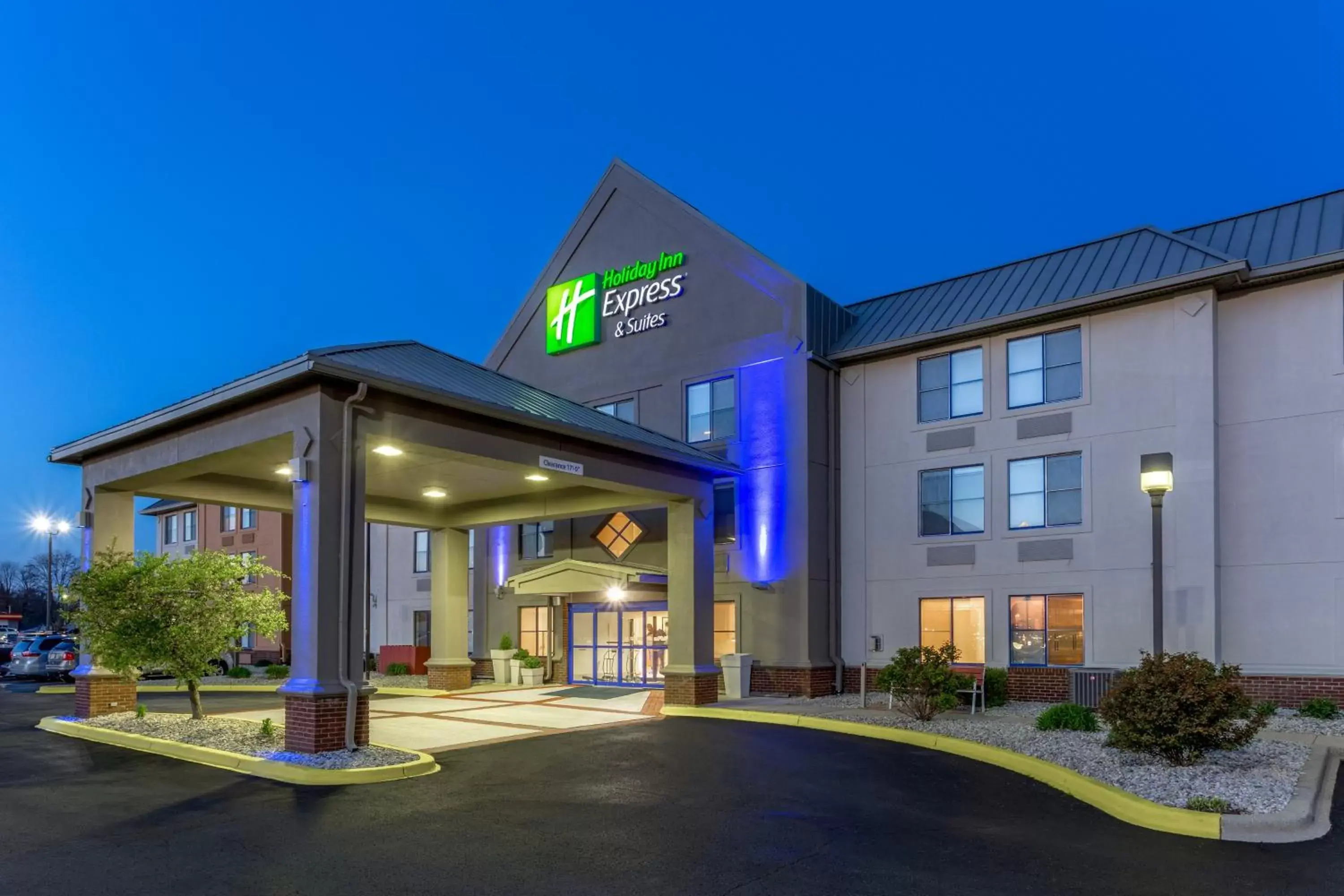 Property building in Holiday Inn Express Scottsburg, an IHG Hotel