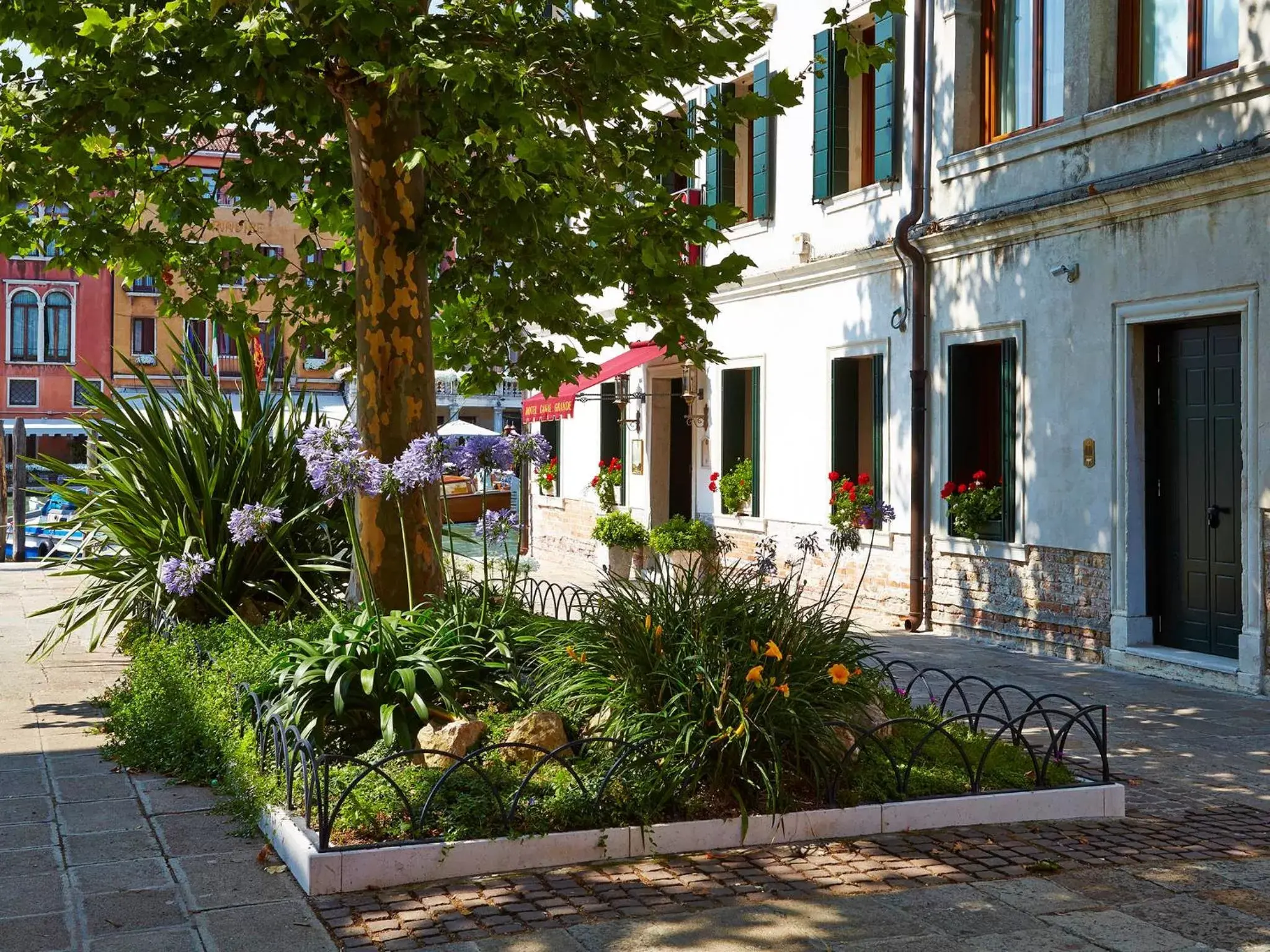 Area and facilities, Property Building in Canal Grande