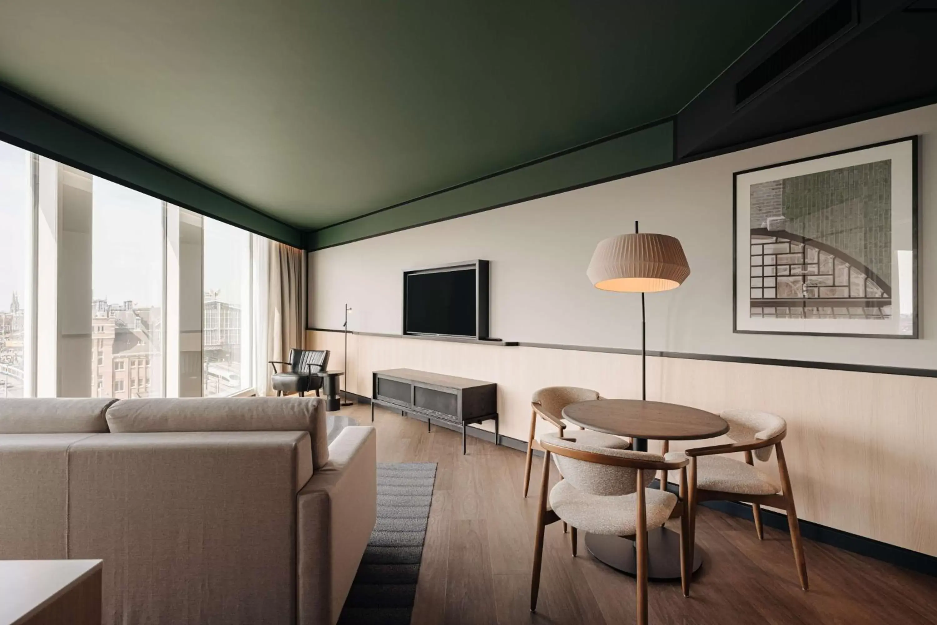 Living room, Seating Area in DoubleTree by Hilton Amsterdam Centraal Station
