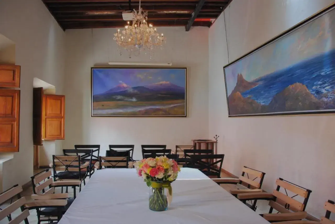 Restaurant/Places to Eat in Meson De La Merced Hotel & Suites