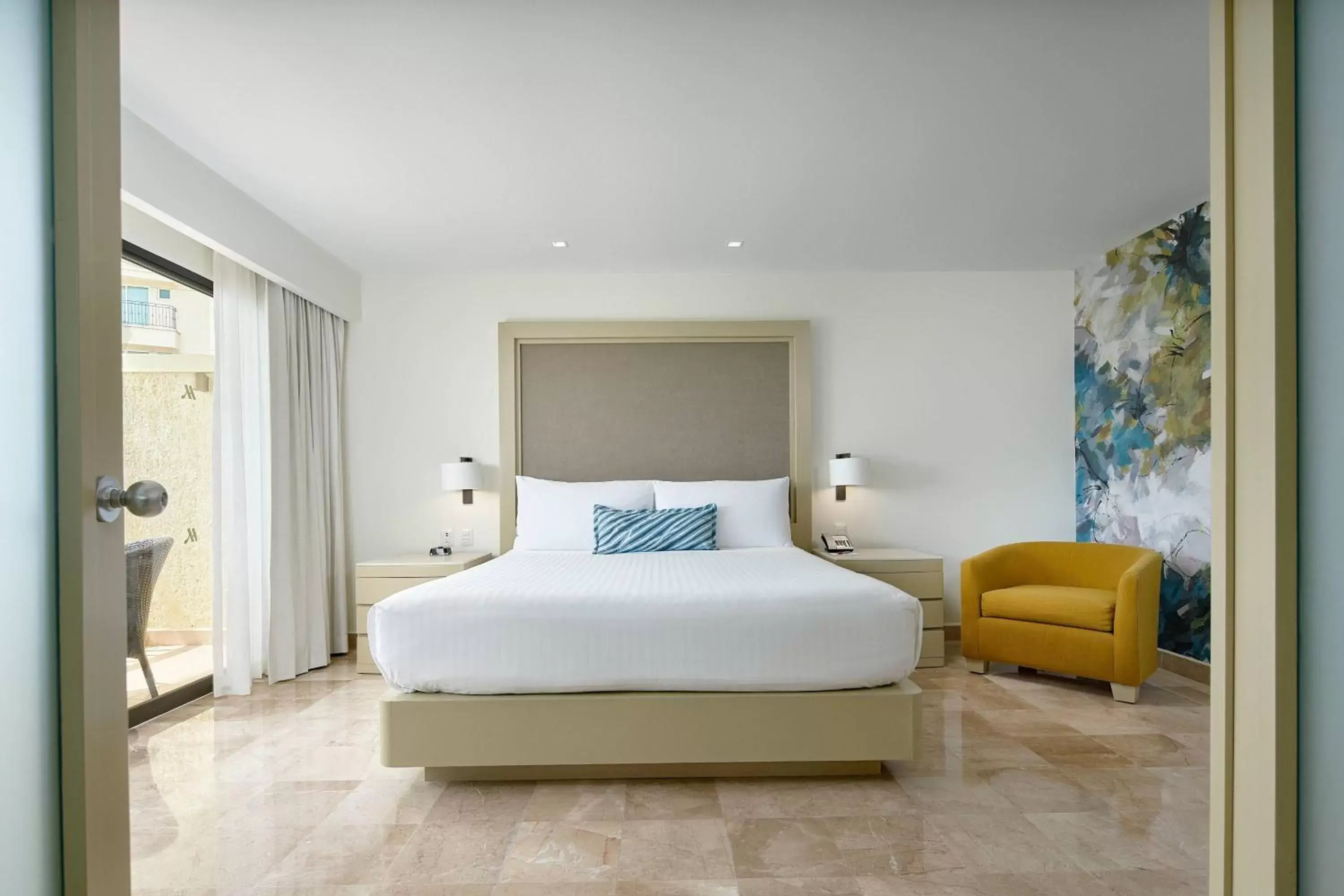 Photo of the whole room, Bed in Marriott Puerto Vallarta Resort & Spa