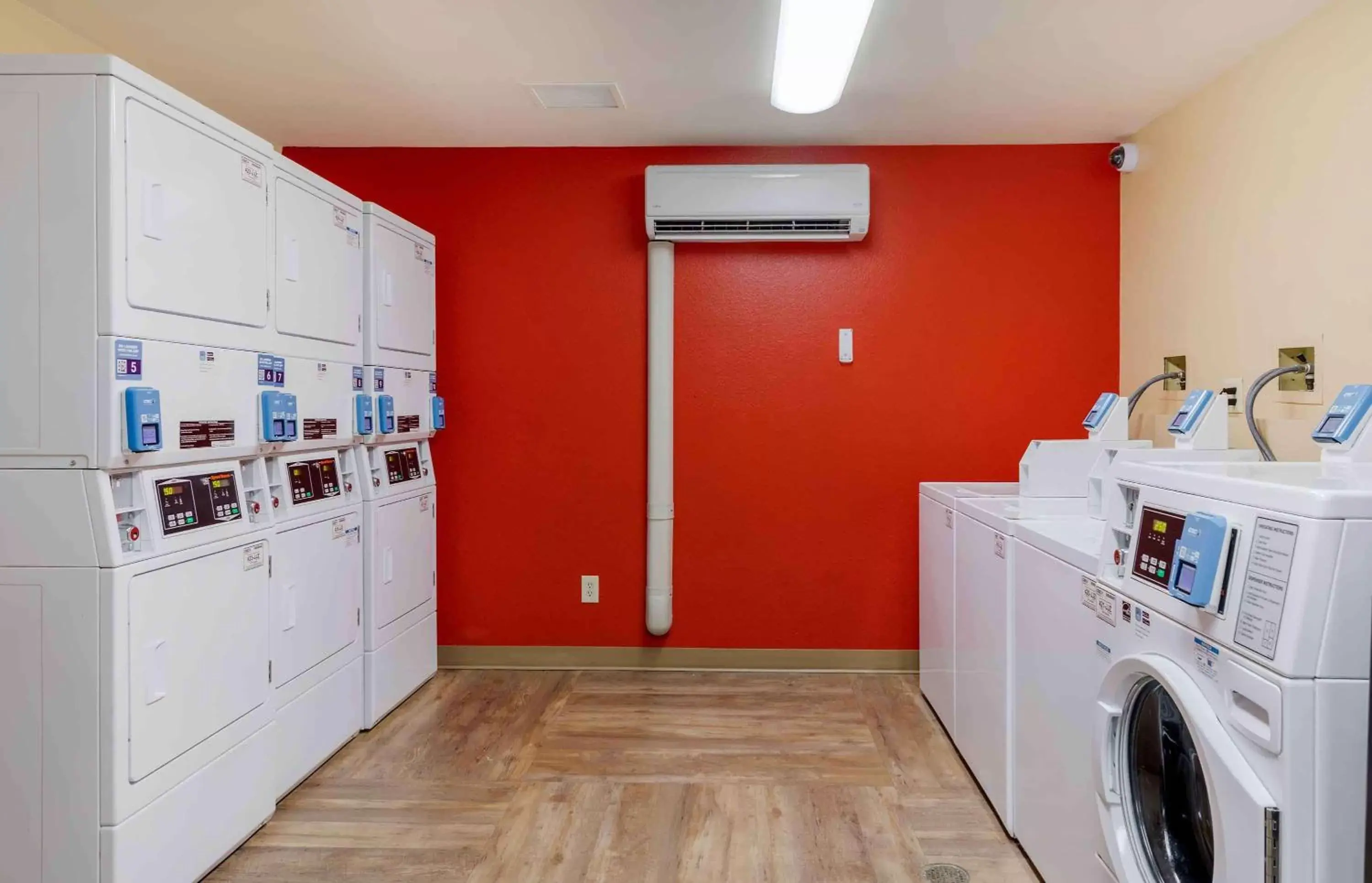 Property building in Extended Stay America Suites - Orange County - Huntington Beach Property building in Extended Stay America Suites - Orange County - Huntington Beach