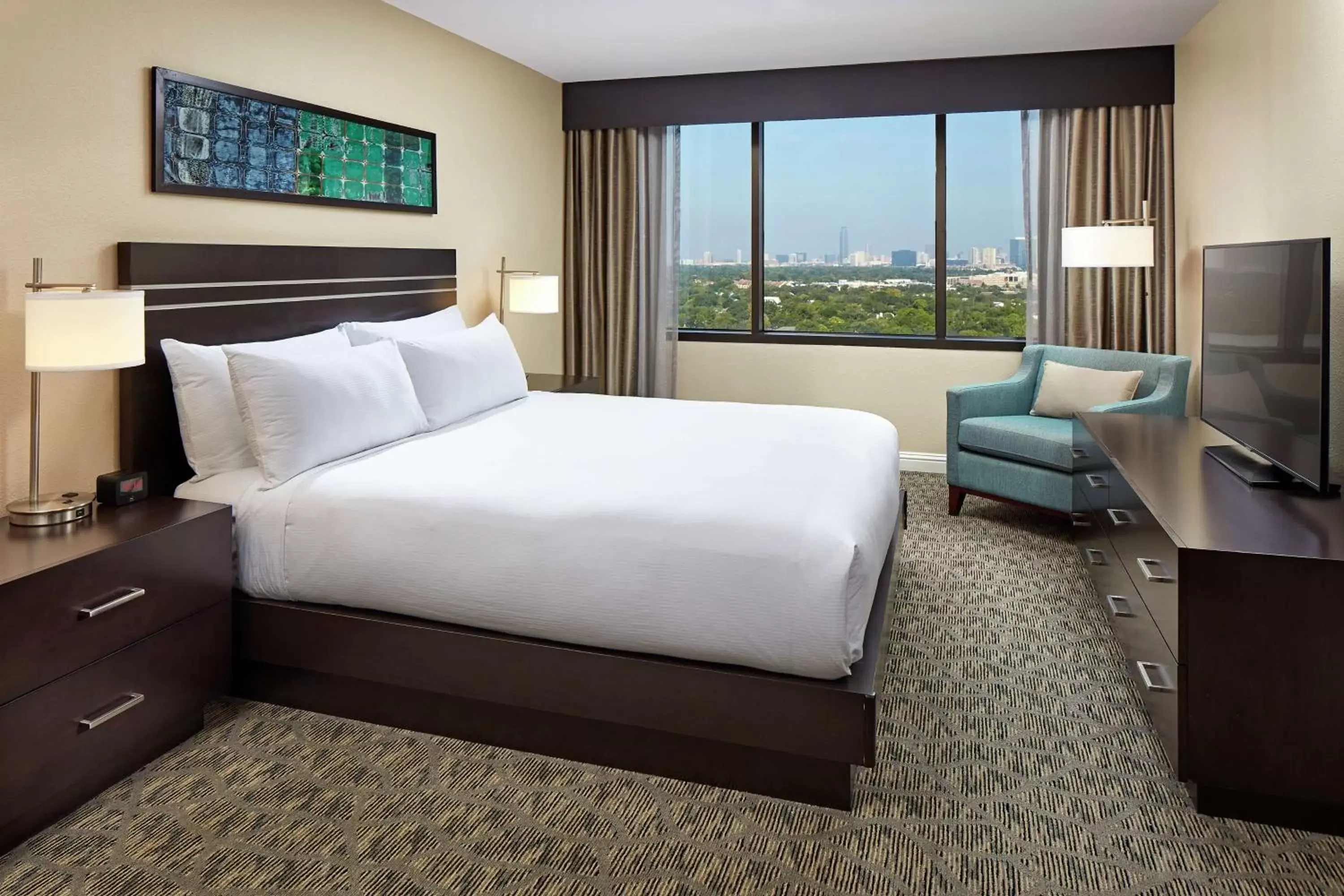 Bedroom, Bed in Hilton Houston Plaza/Medical Center