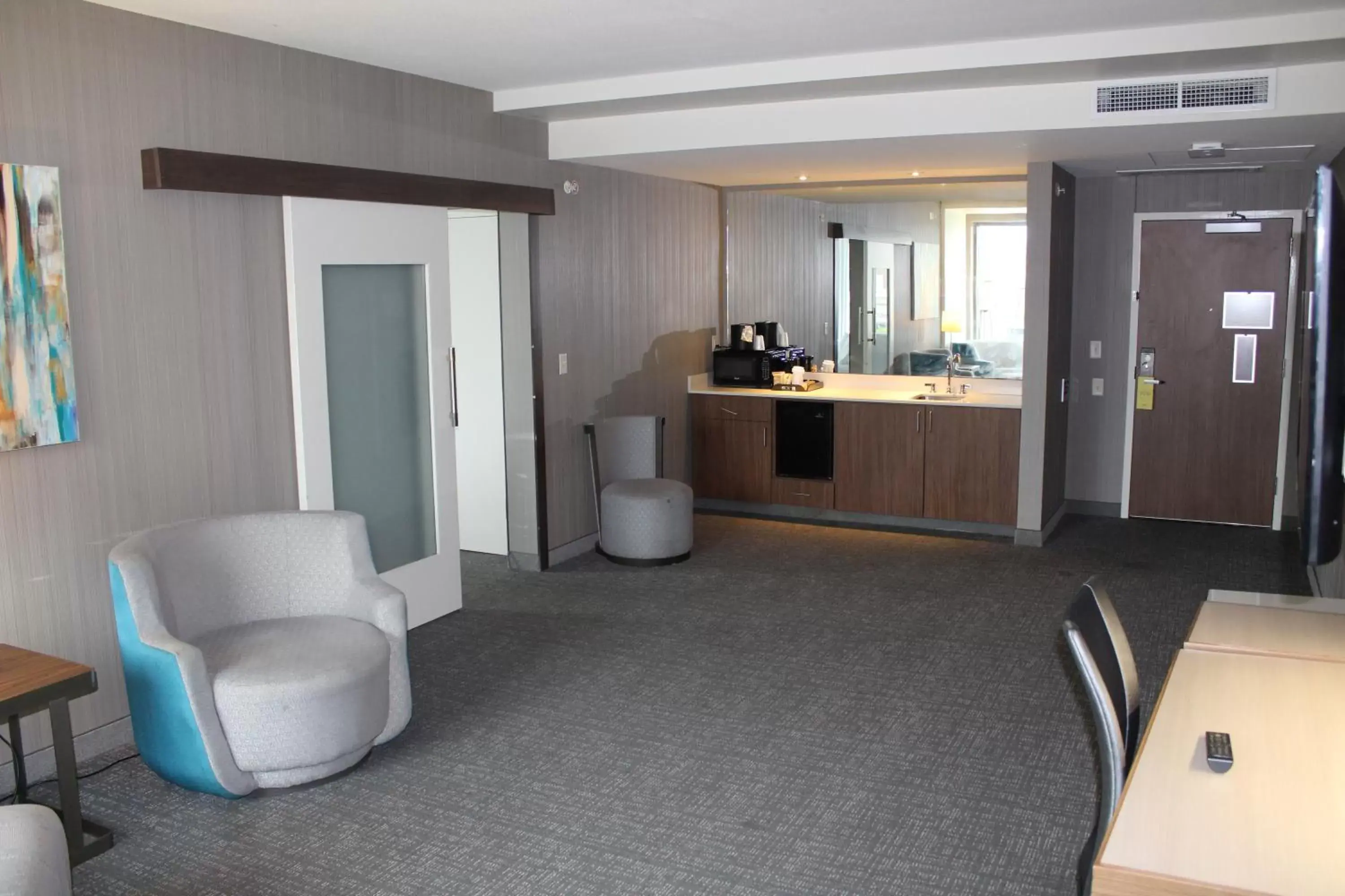 Living room, Lobby/Reception in Courtyard by Marriott Muncie at Horizon Convention Center