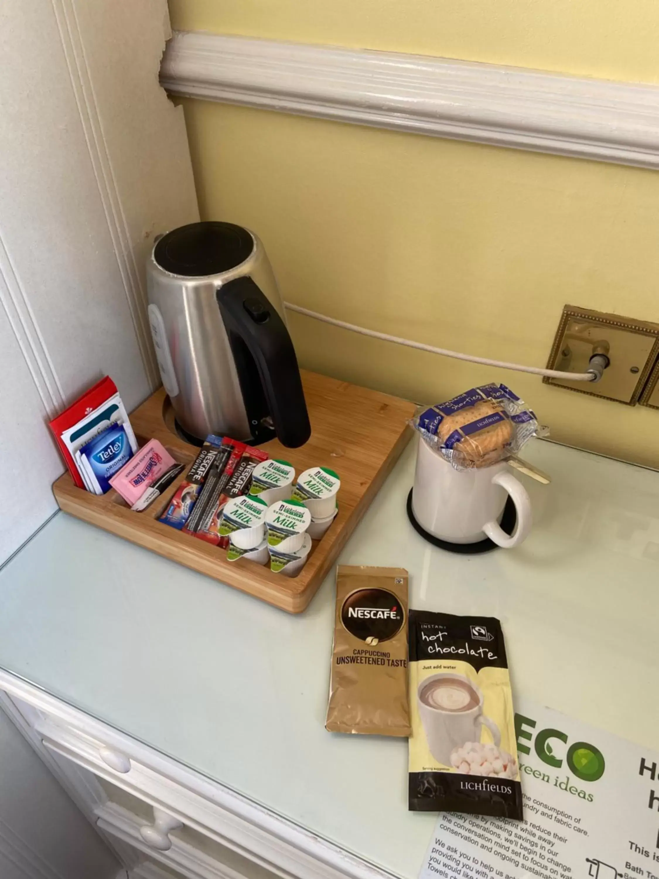 Coffee/tea facilities in St Margaret's Hotel