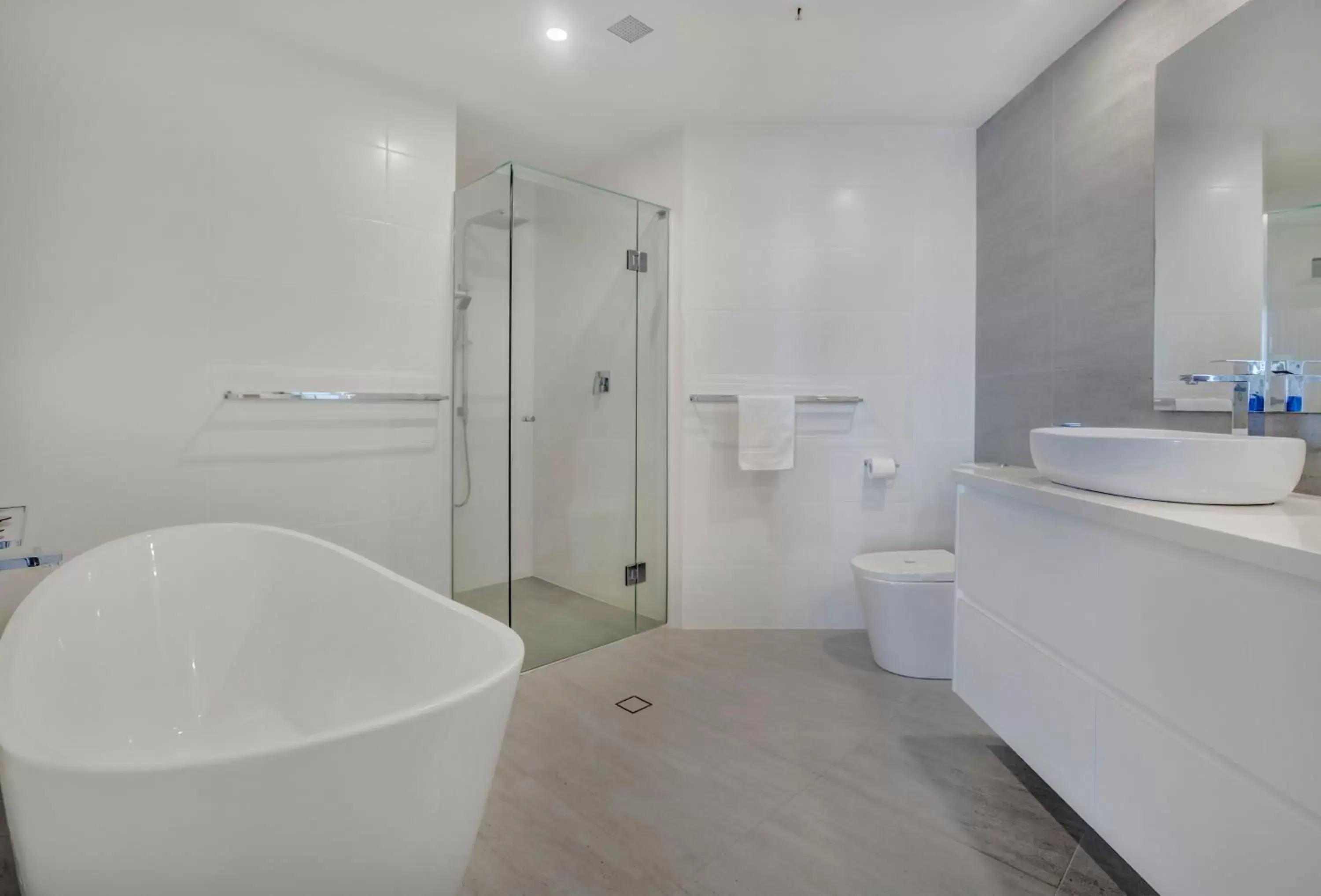 Shower, Bathroom in Oceana On Broadbeach