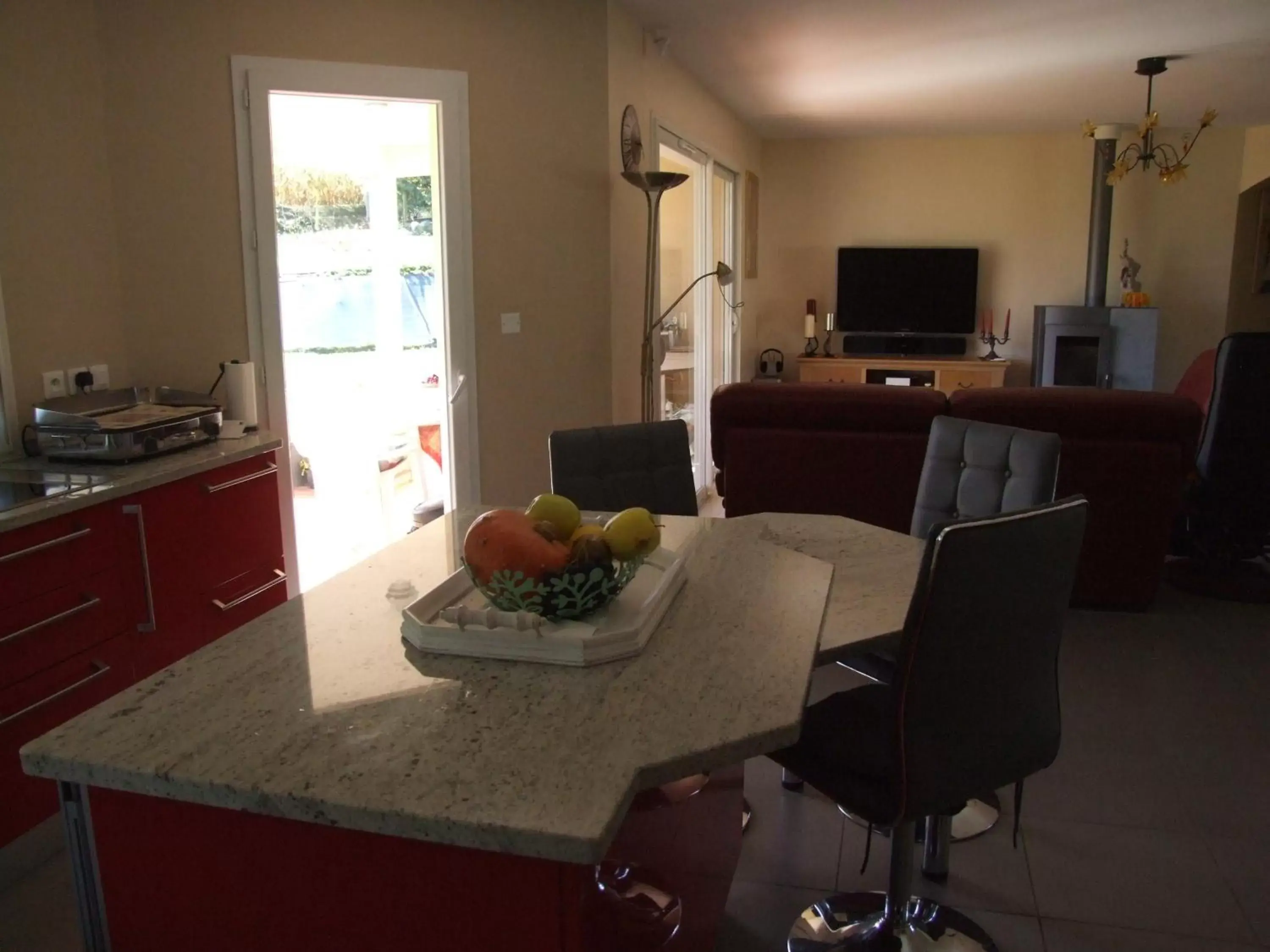 Communal kitchen, Dining Area in Chez Christiane Et Gerard