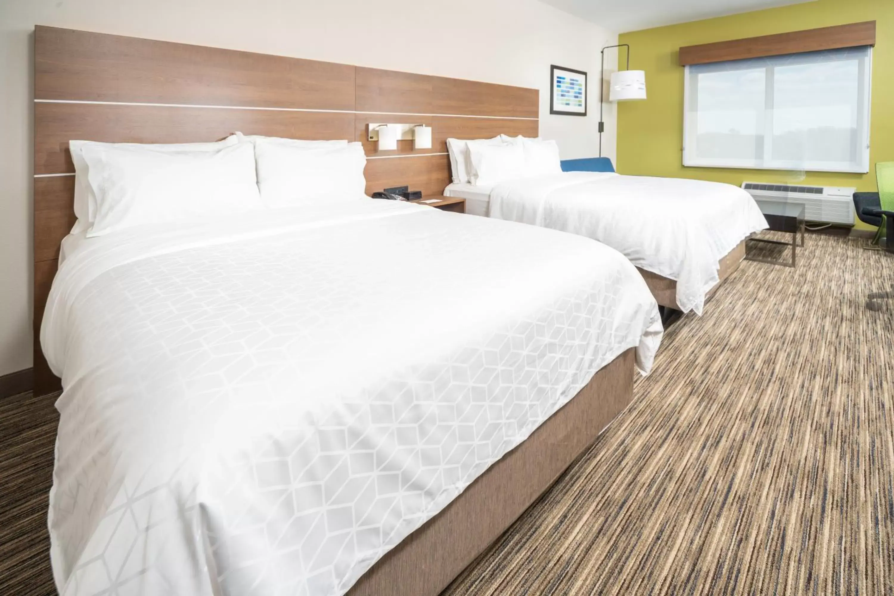 Bedroom, Bed in Holiday Inn Express & Suites - Fort Myers Airport, an IHG Hotel