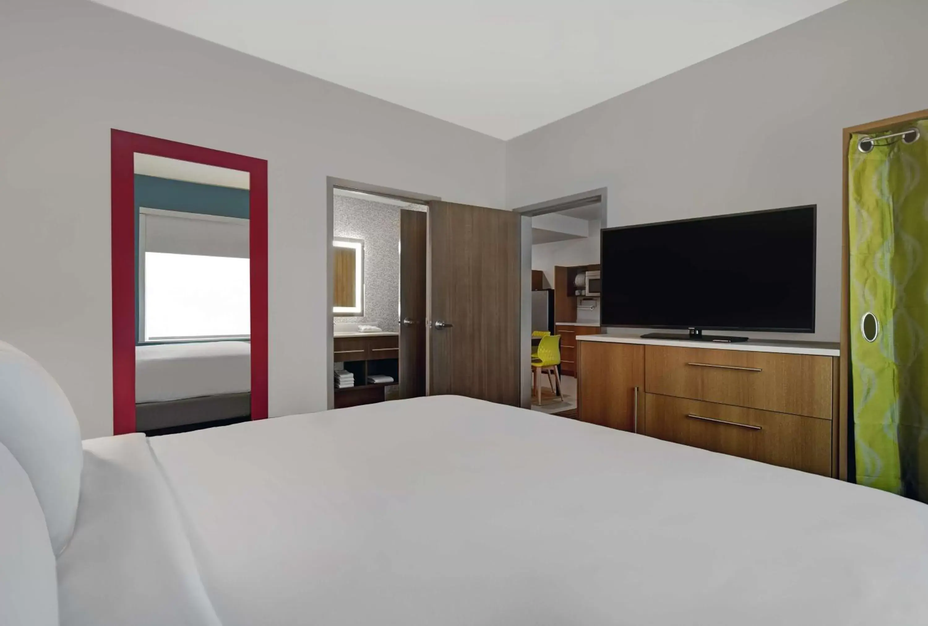 Bedroom, Bed in Home2 Suites by Hilton Liberty NE Kansas City, MO