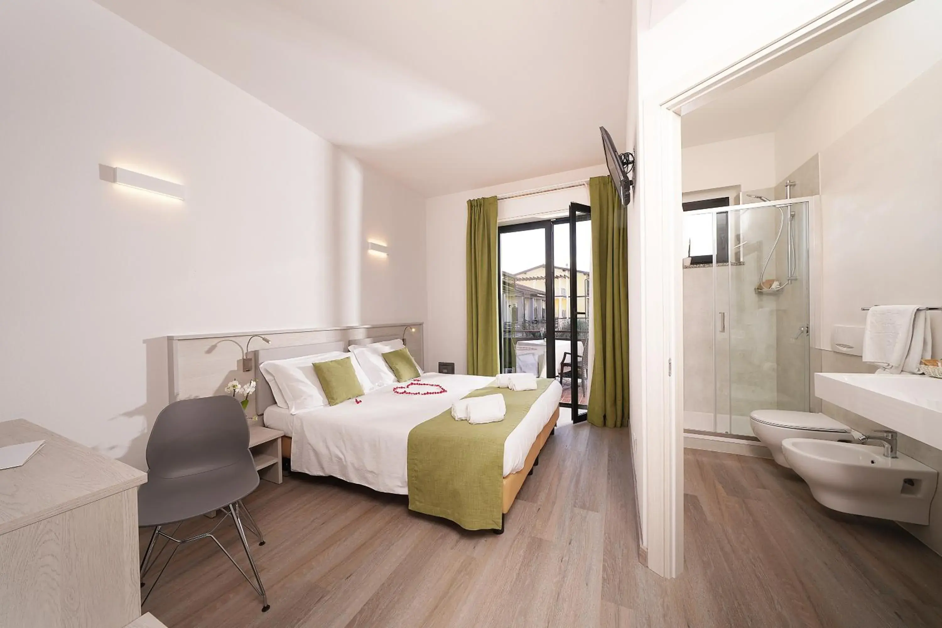 Balcony/Terrace, Bed in Hotel Splendid Sole