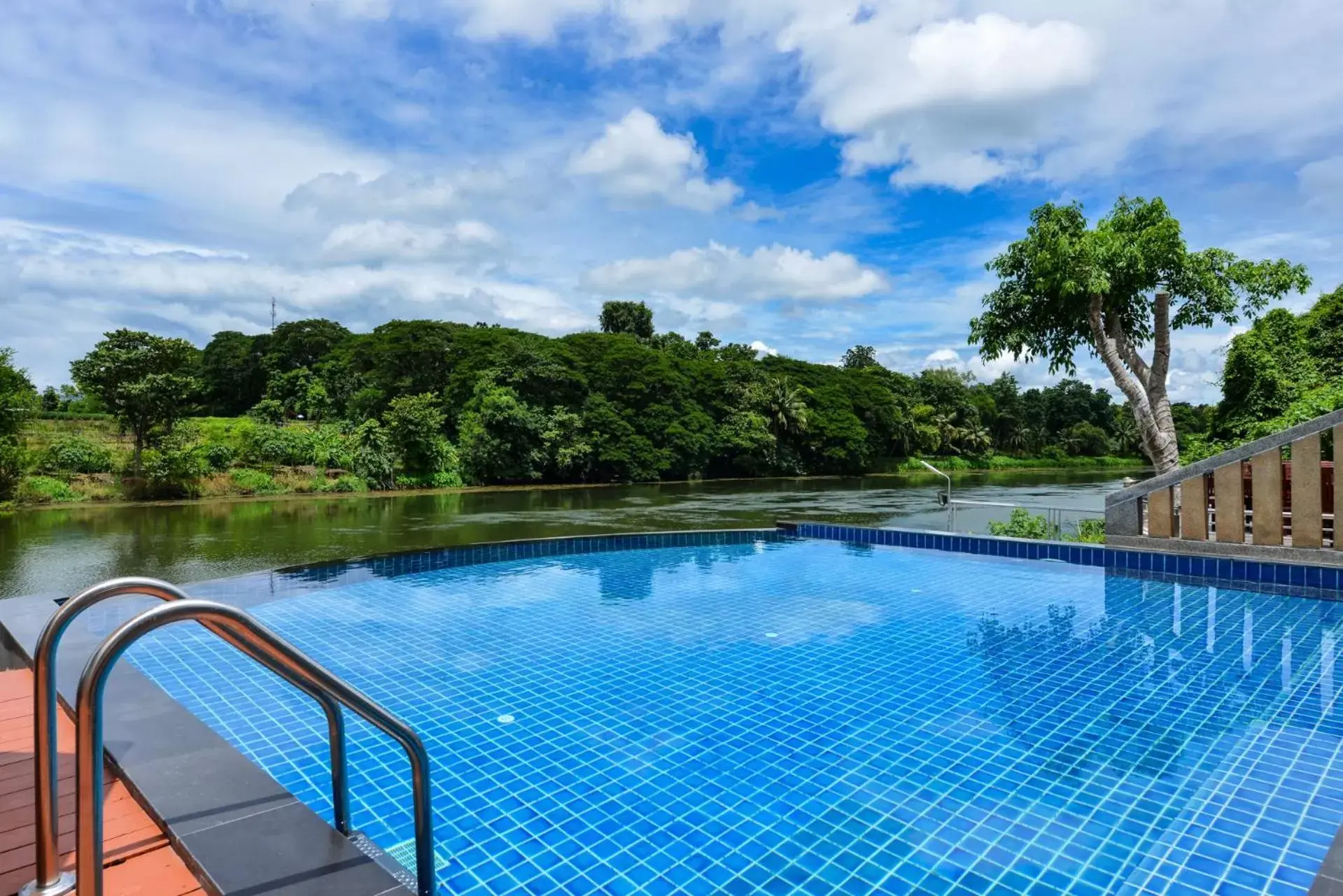 Swimming Pool in Princess River Kwai Hotel