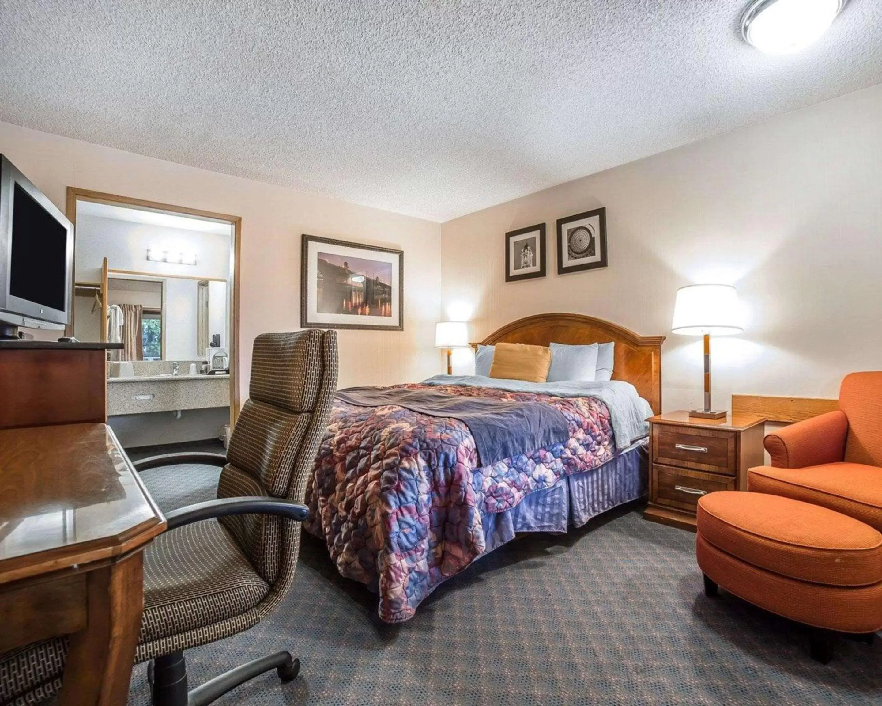 Photo of the whole room, Bed in Rodeway Inn Baker City