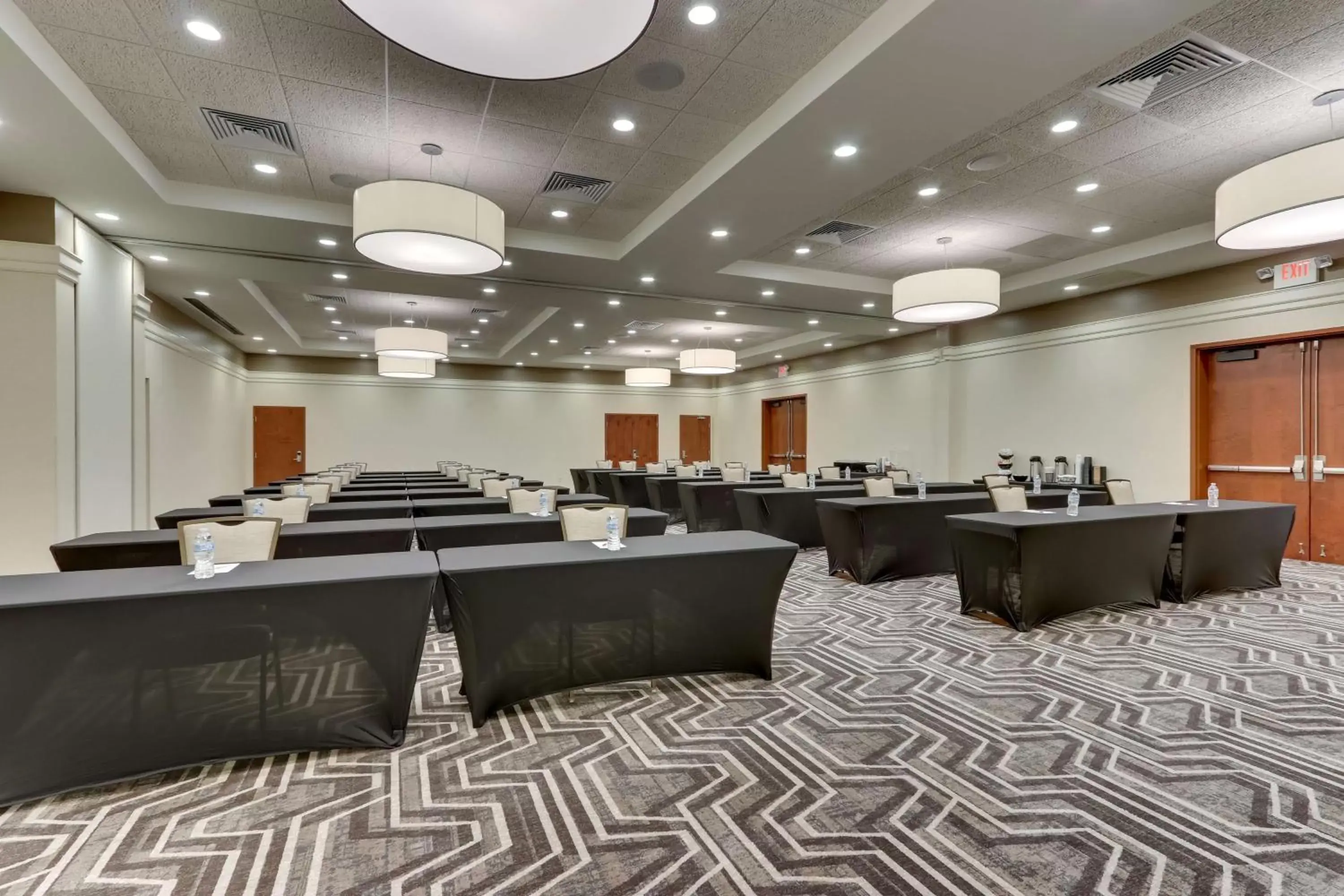 Meeting/conference room in Drury Inn & Suites Orlando near Universal Orlando Resort
