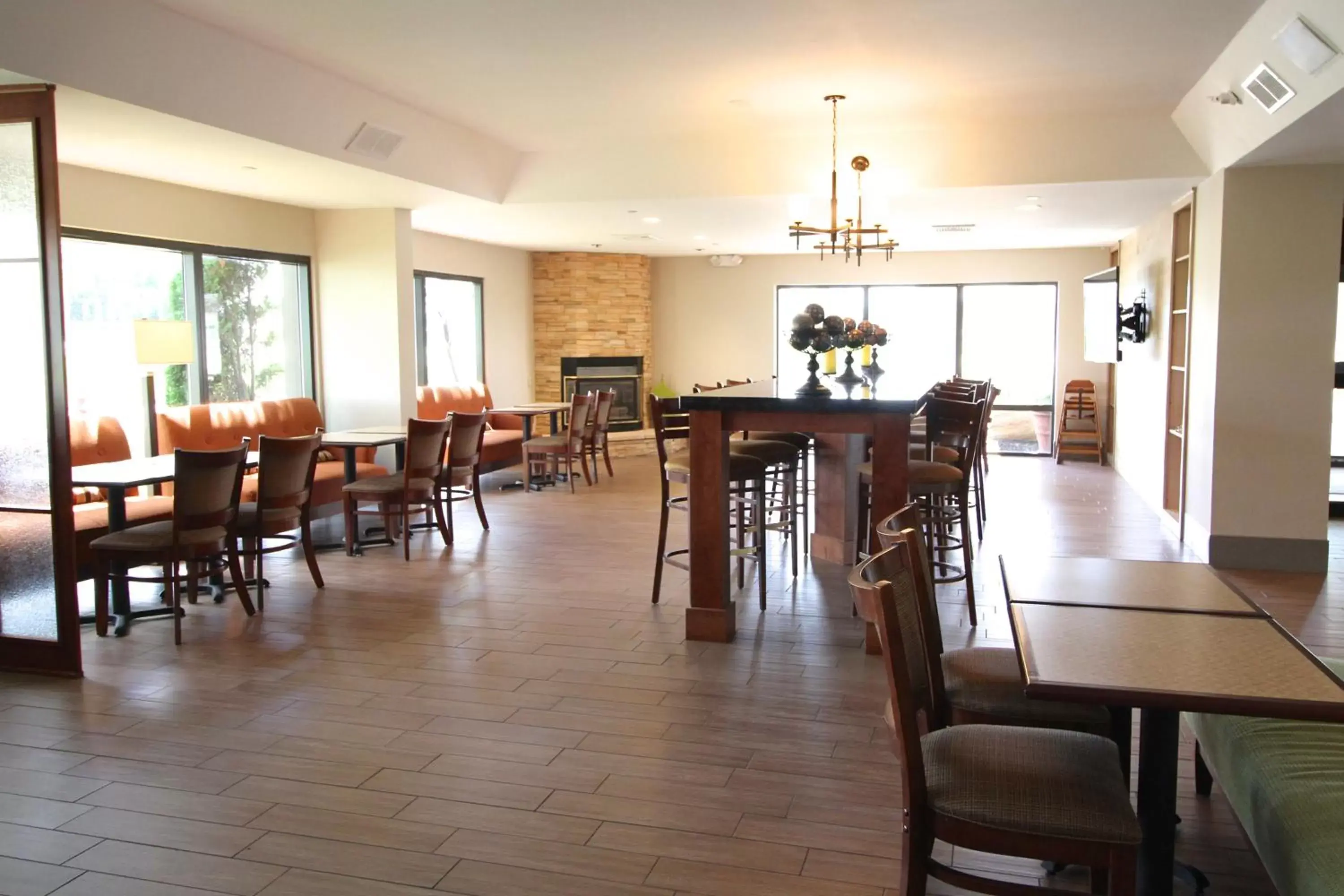 Dining area, Restaurant/Places to Eat in Country Inn & Suites by Radisson, Sandusky South, OH