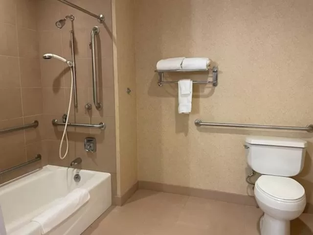 Shower in Southbridge Hotel and Conference Center