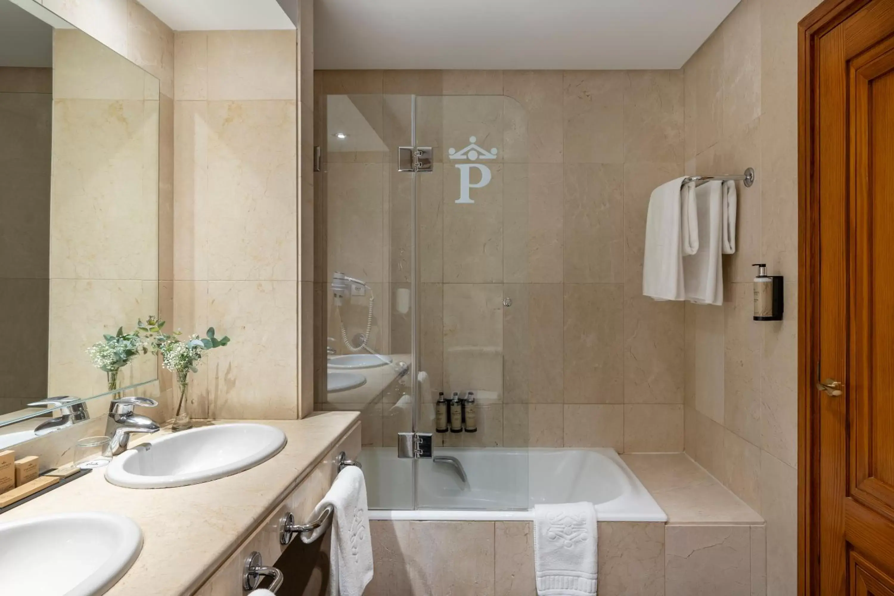 Bath, Bathroom in Parador de Ronda