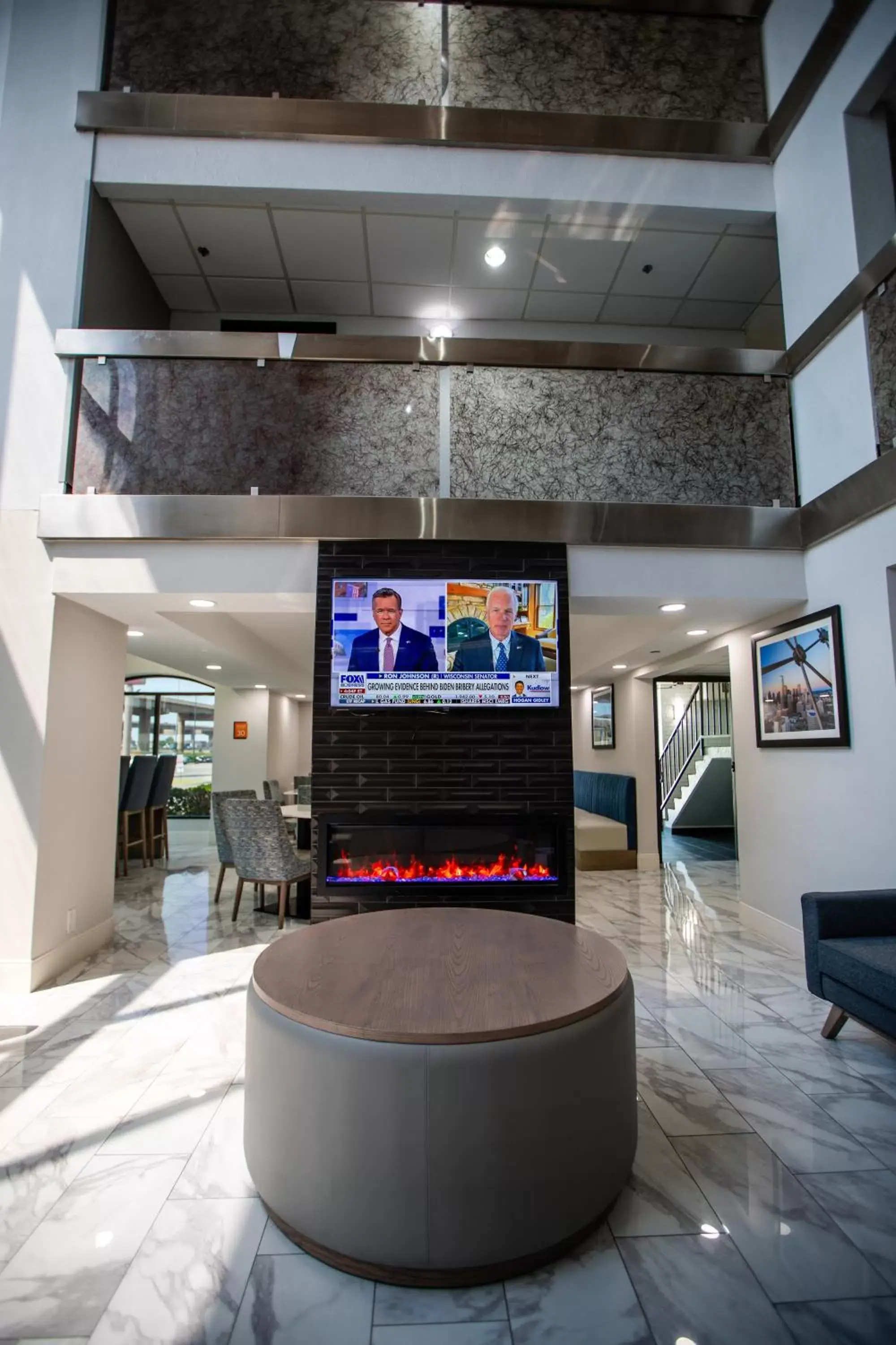 Lobby or reception in La Quinta by Wyndham Dallas I-35 Walnut Hill Ln