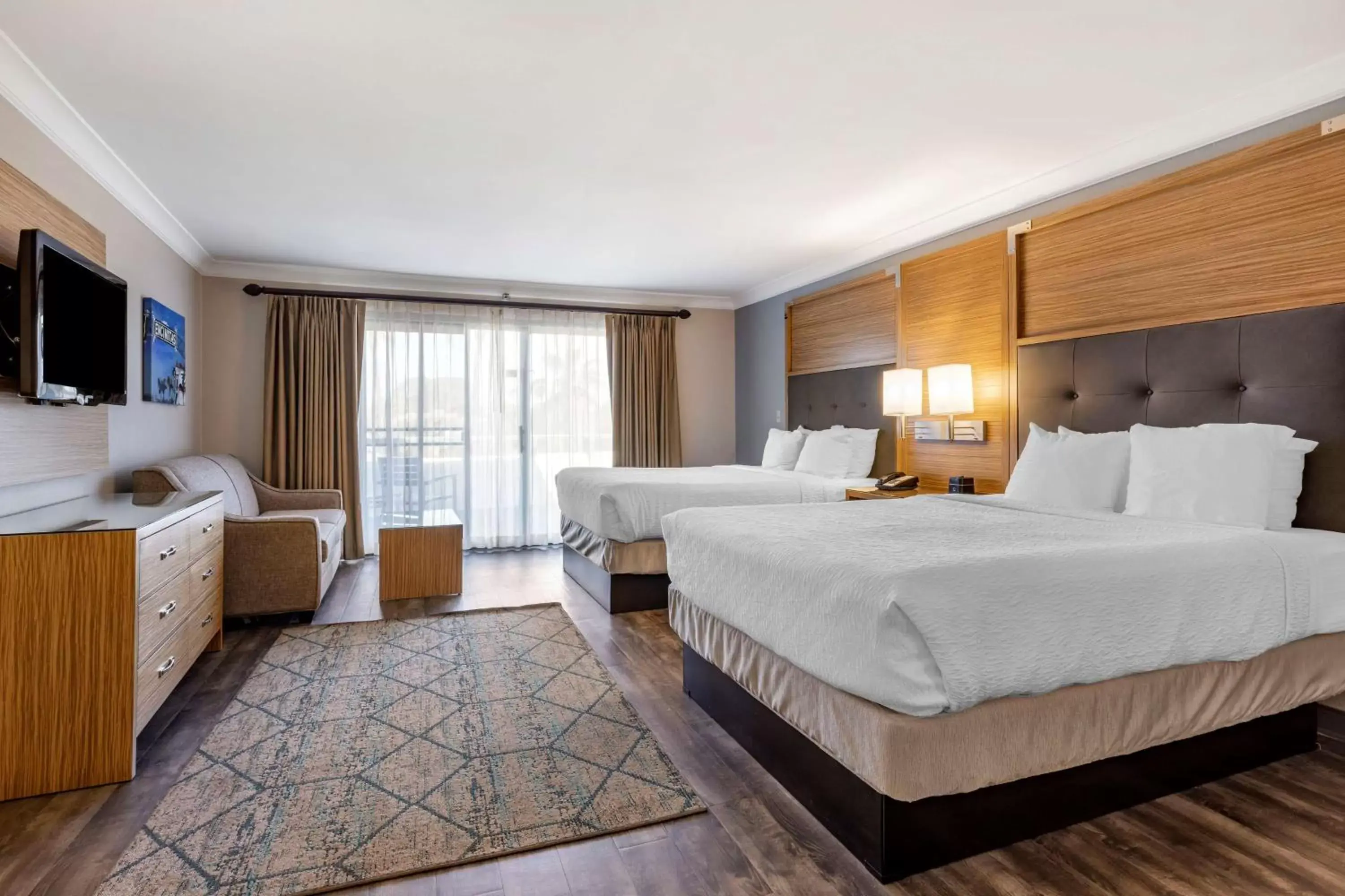 Bedroom, Bed in The Encinitan Hotel & Suites Bedroom, Bed in The Encinitan Hotel & Suites