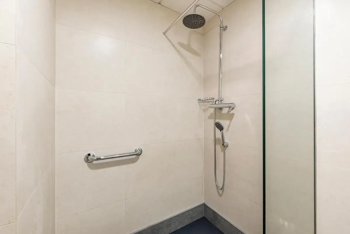 Bathroom in Hotel Centre Reus