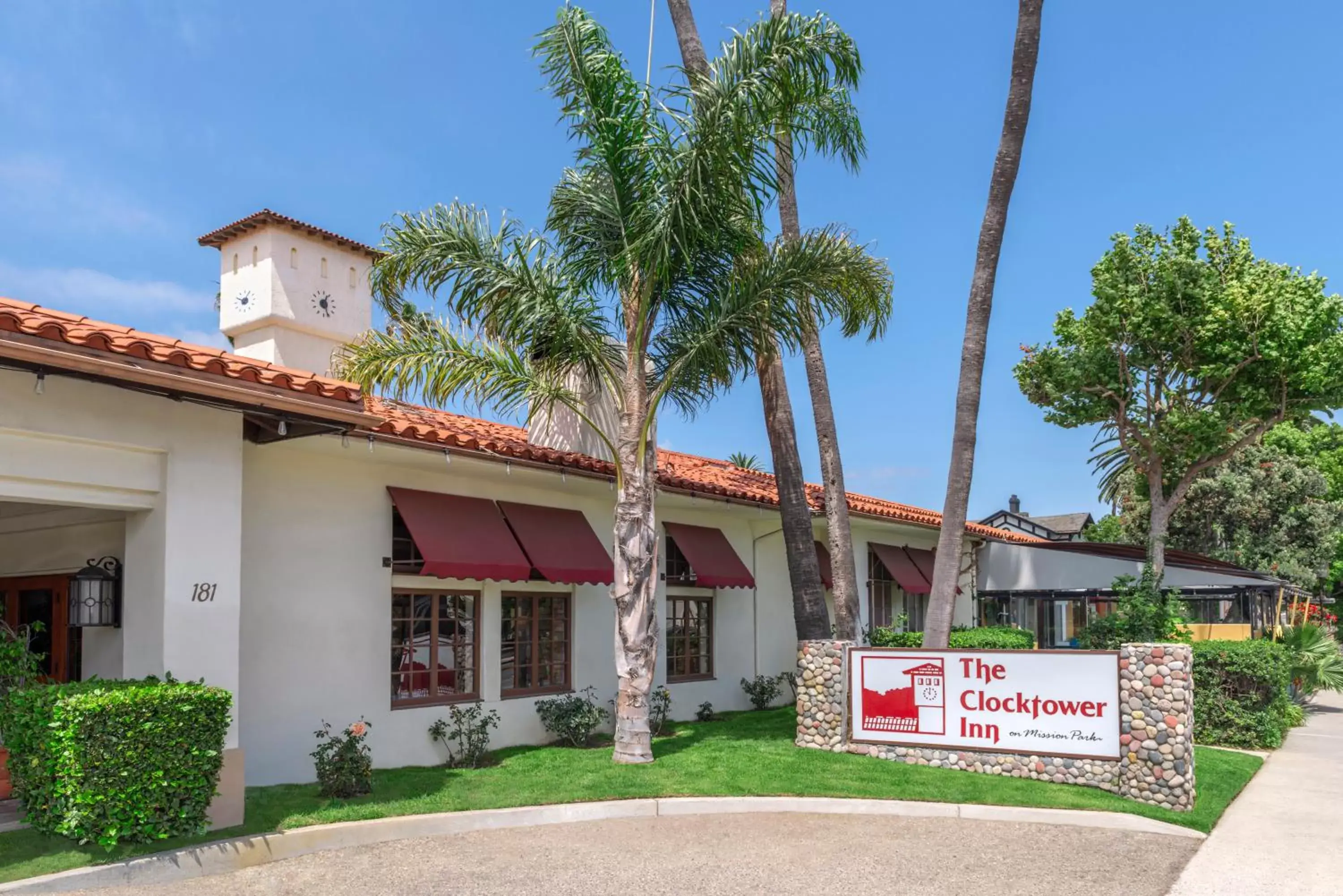 Facade/entrance, Property Building in Clocktower Inn Ventura