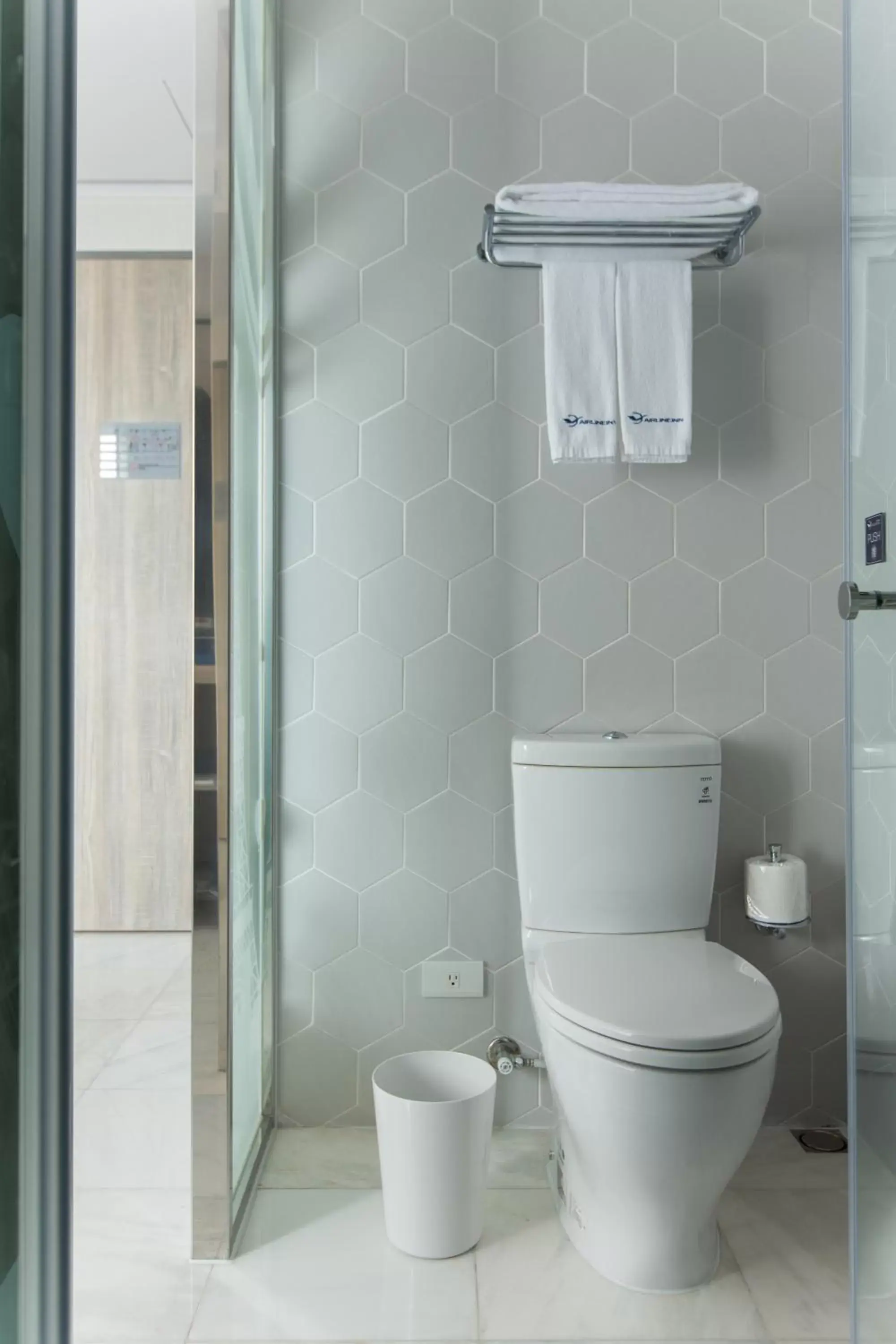 Toilet, Bathroom in Airline Inn - Kaohsiung Station