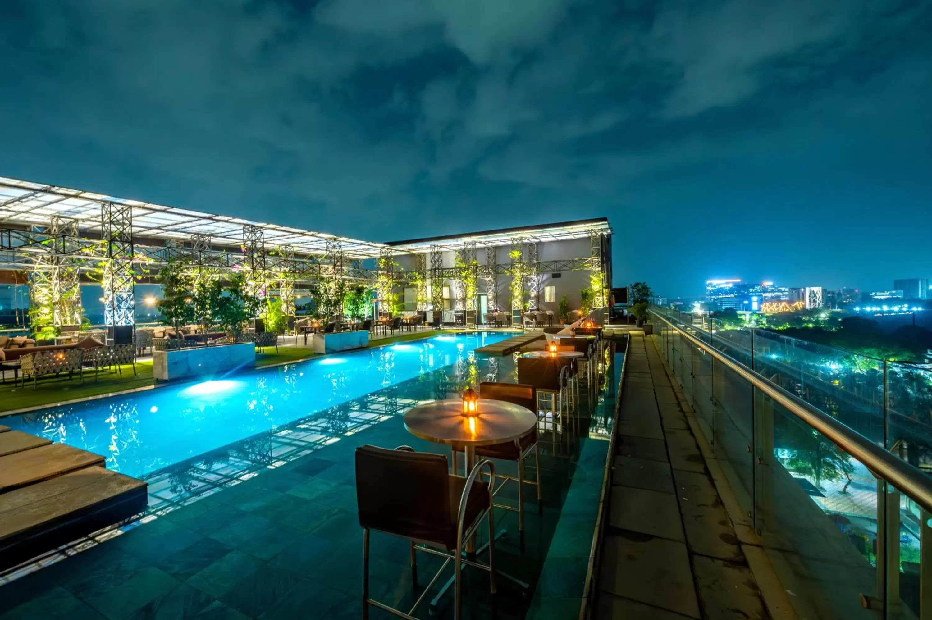 Restaurant/places to eat, Swimming Pool in O Hotel Pune