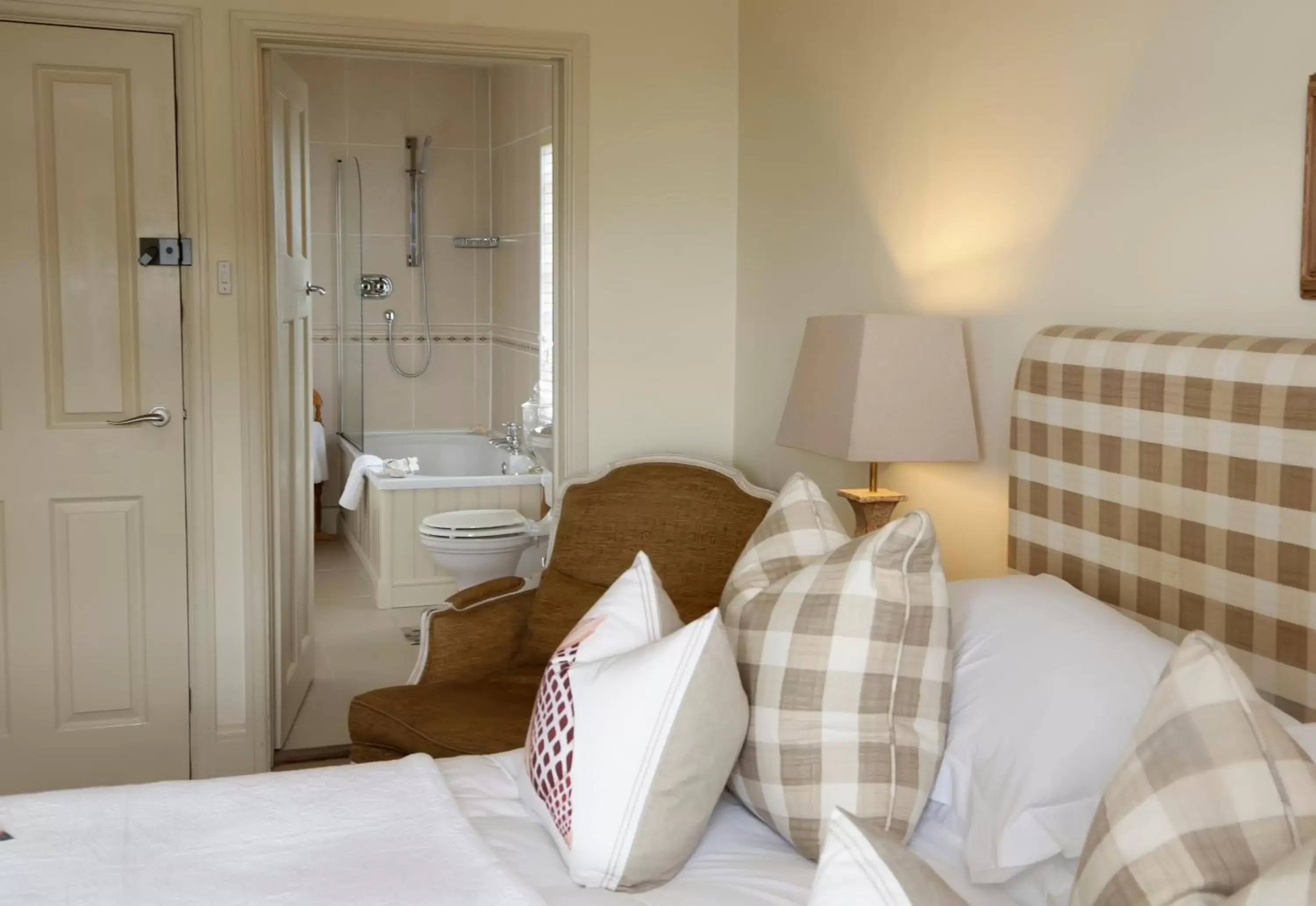 Standard King Room in Driftwood B&B Standard King Room in Driftwood B&B