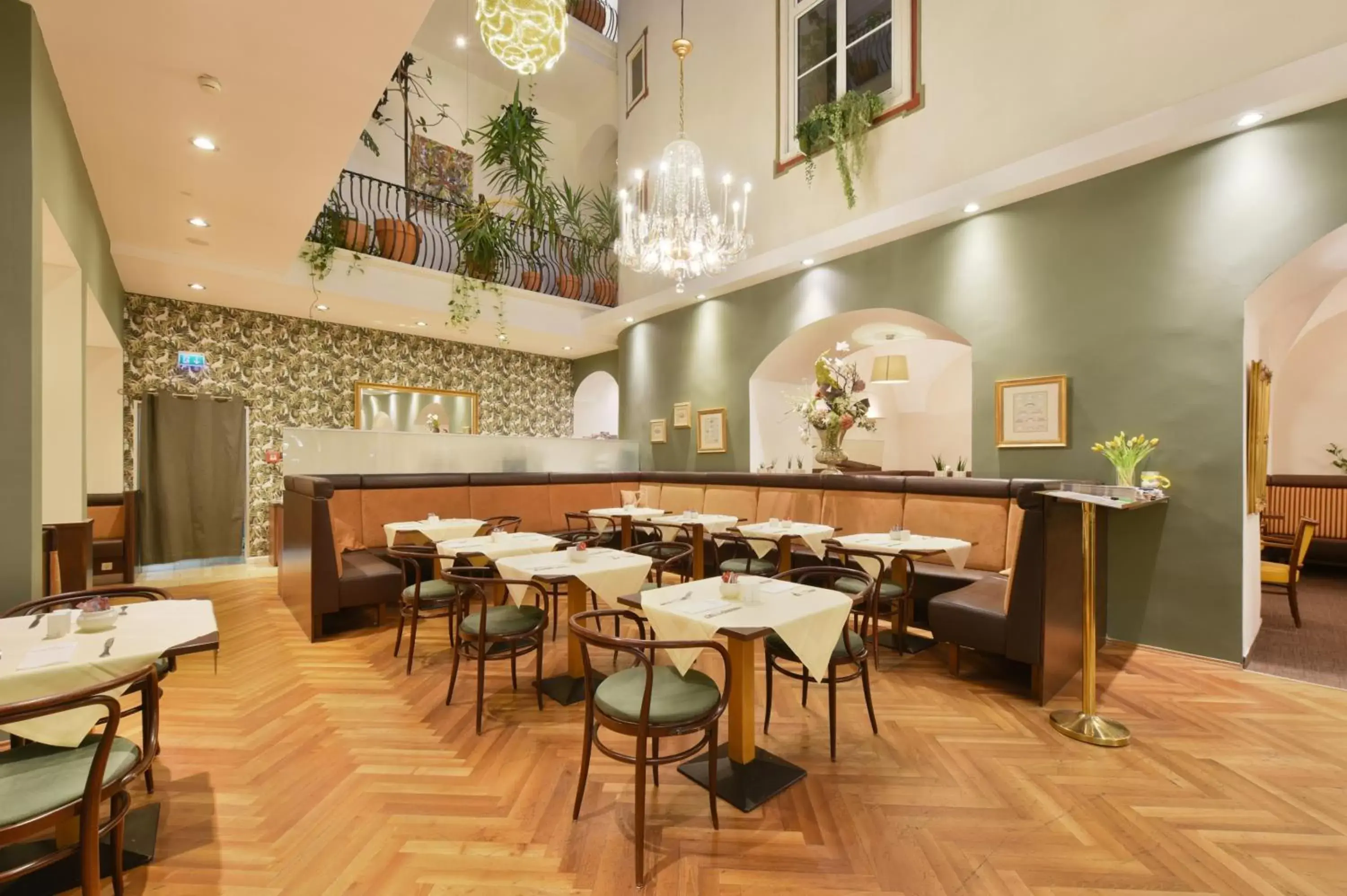 Buffet breakfast, Restaurant/Places to Eat in Palais Hotel Erzherzog Johann