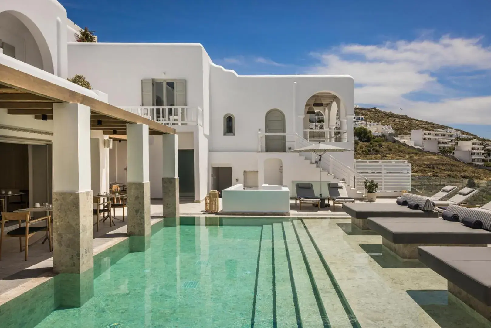 Restaurant/places to eat, Property Building in Grace Mykonos