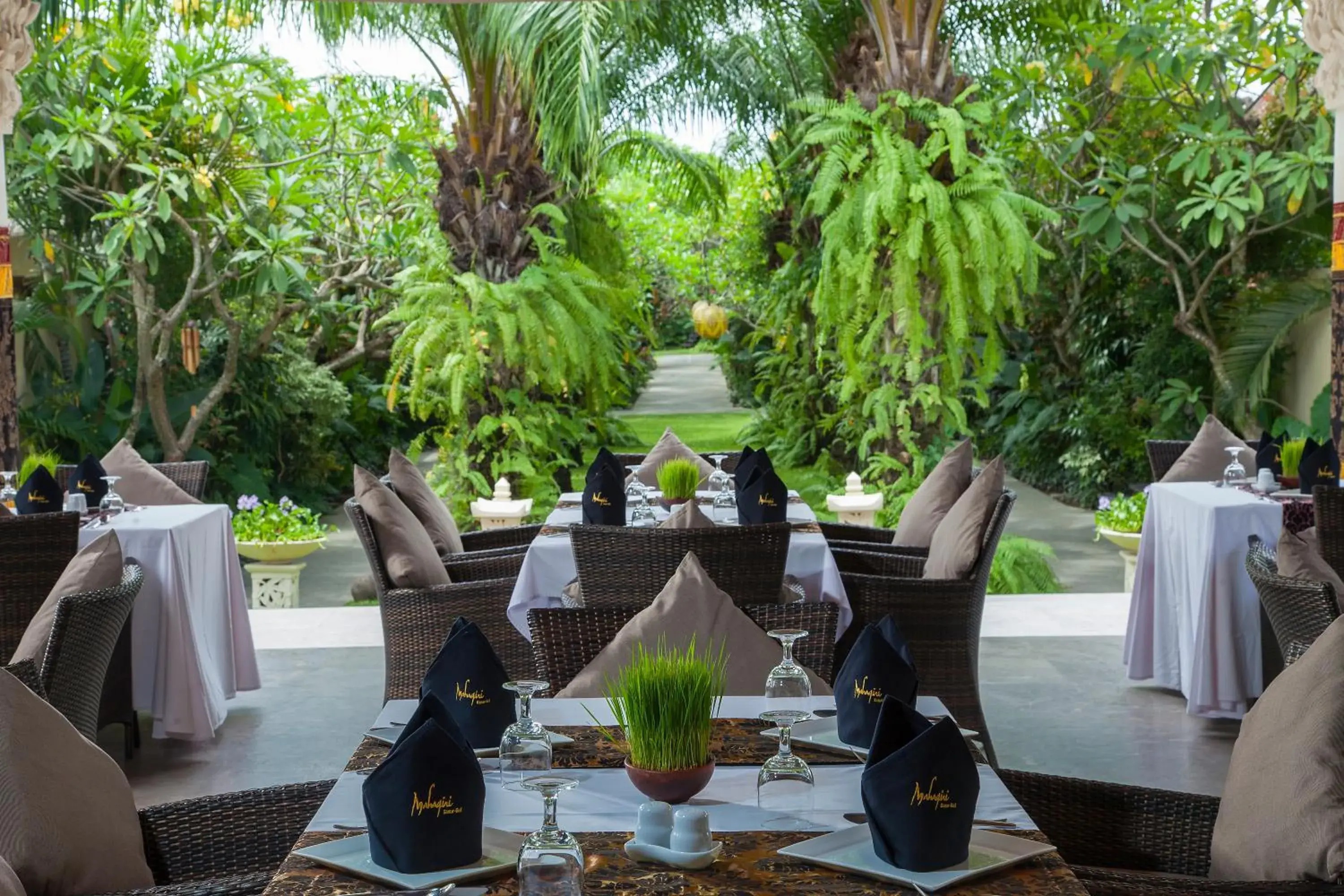 Restaurant/places to eat in Mahagiri Villas Sanur Restaurant/places to eat in Mahagiri Villas Sanur