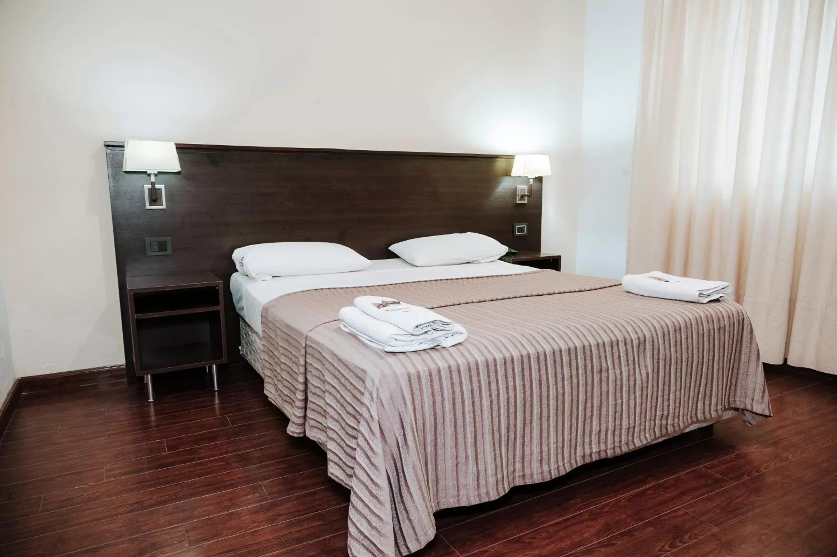 Bedroom, Bed in Tucuman Palace Hotel Bedroom, Bed in Tucuman Palace Hotel