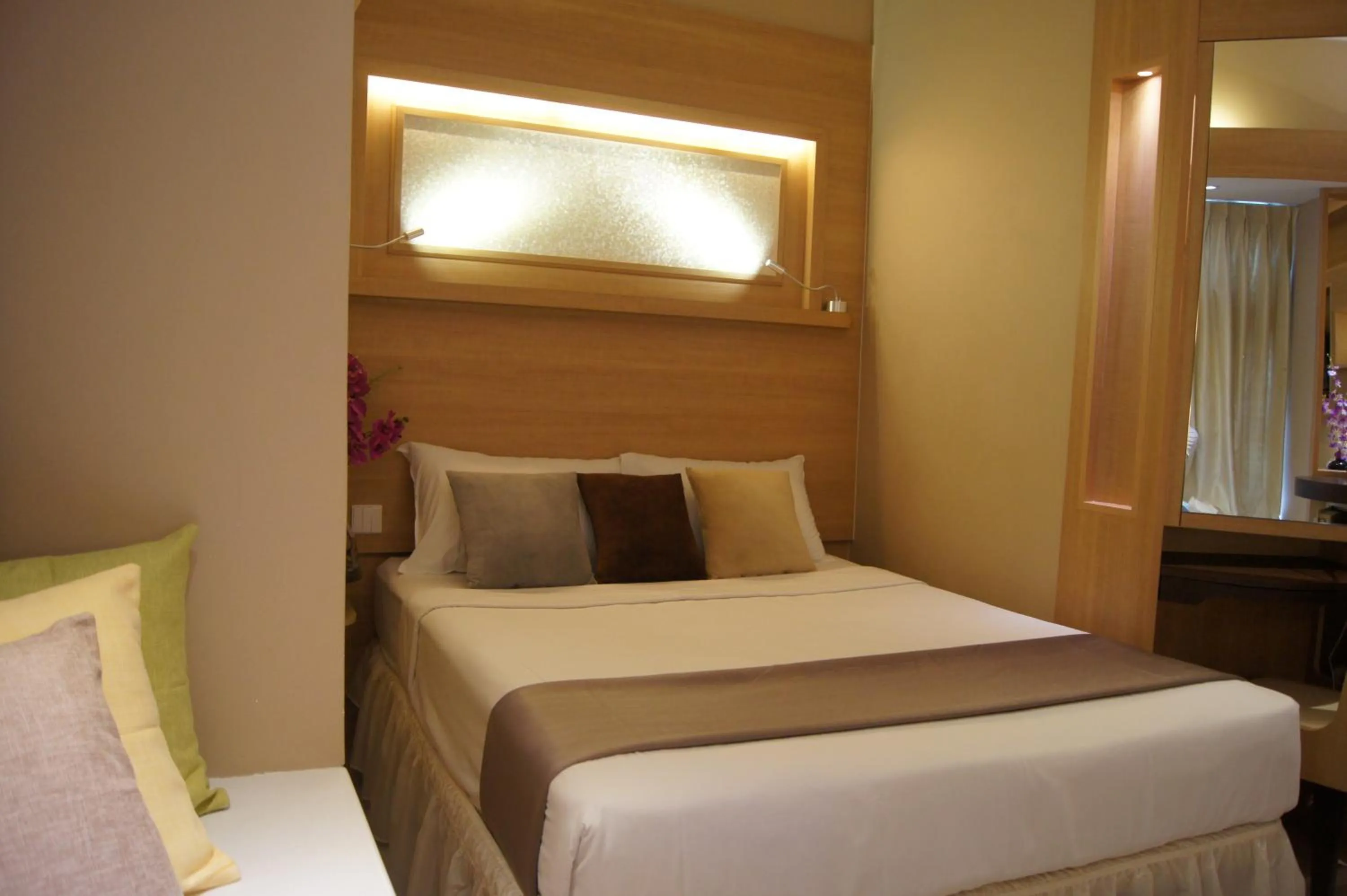 Bed in Robertson Quay Hotel