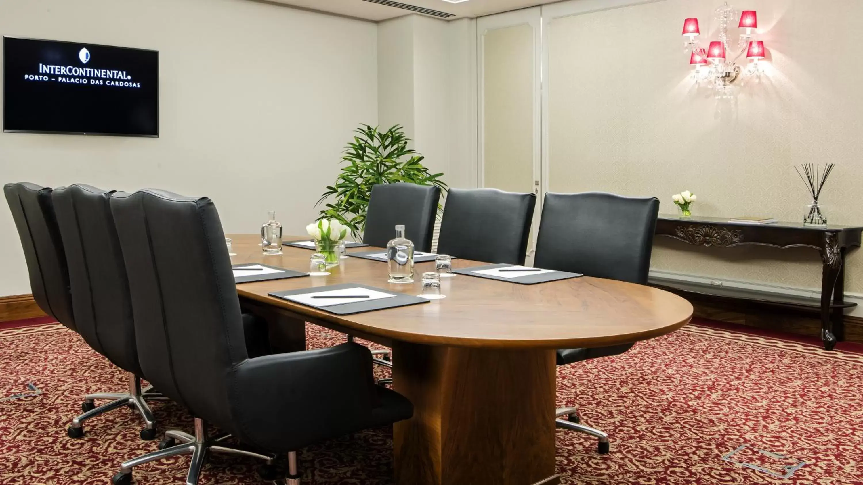 Meeting/conference room in InterContinental Porto - Palacio das Cardosas, an IHG Hotel