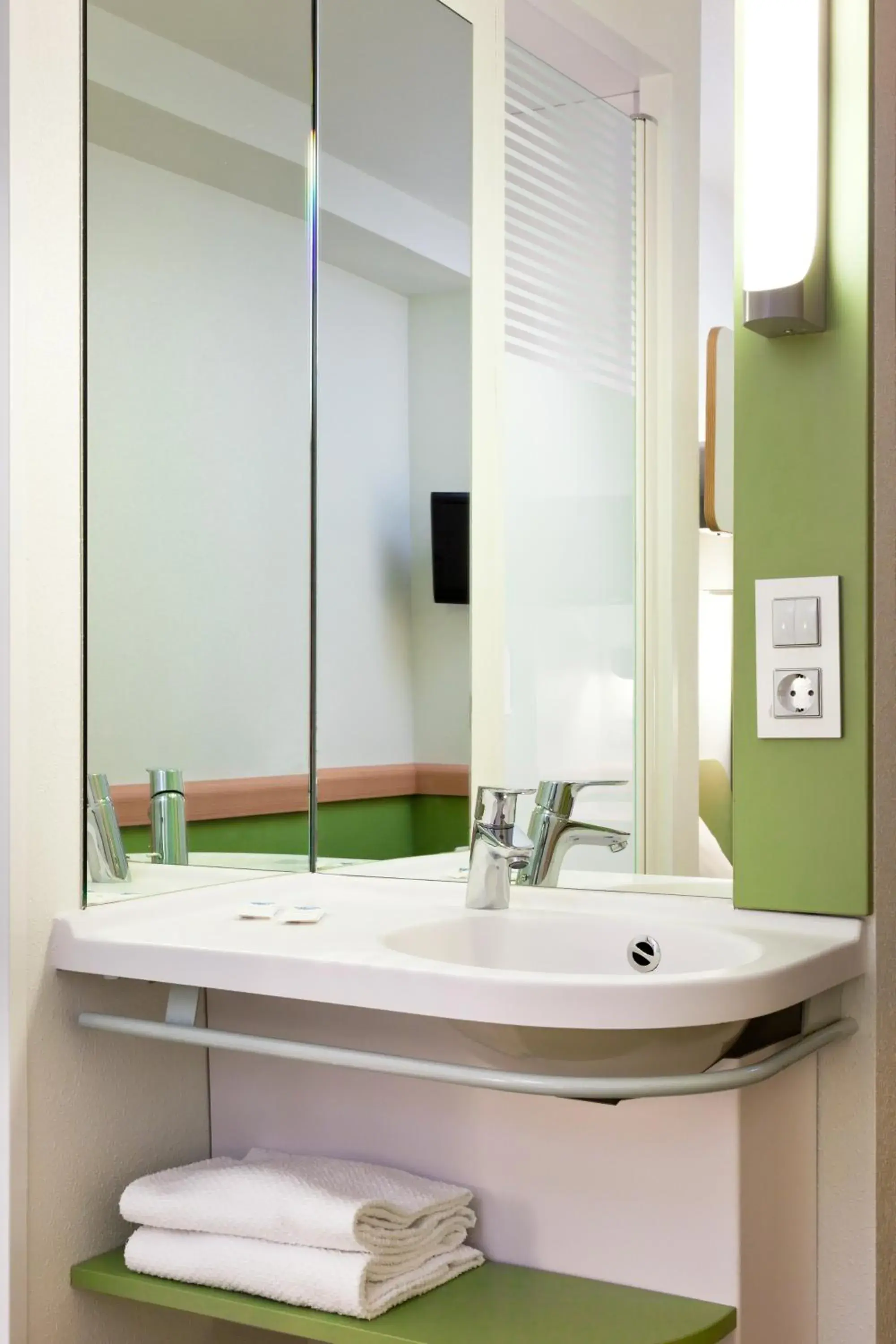 Bathroom in Ibis Budget Madrid Getafe