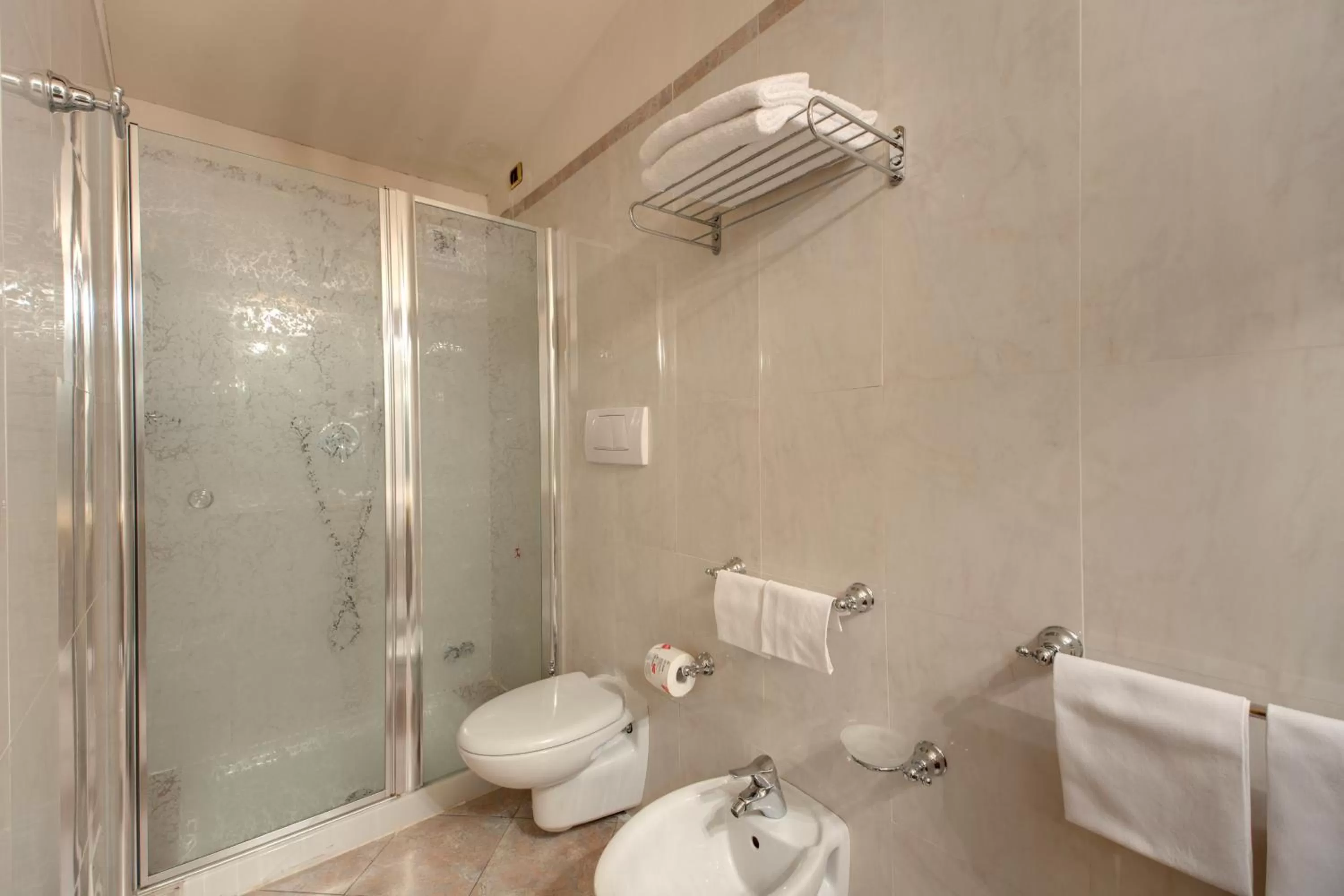 Bathroom in Hotel Bigallo