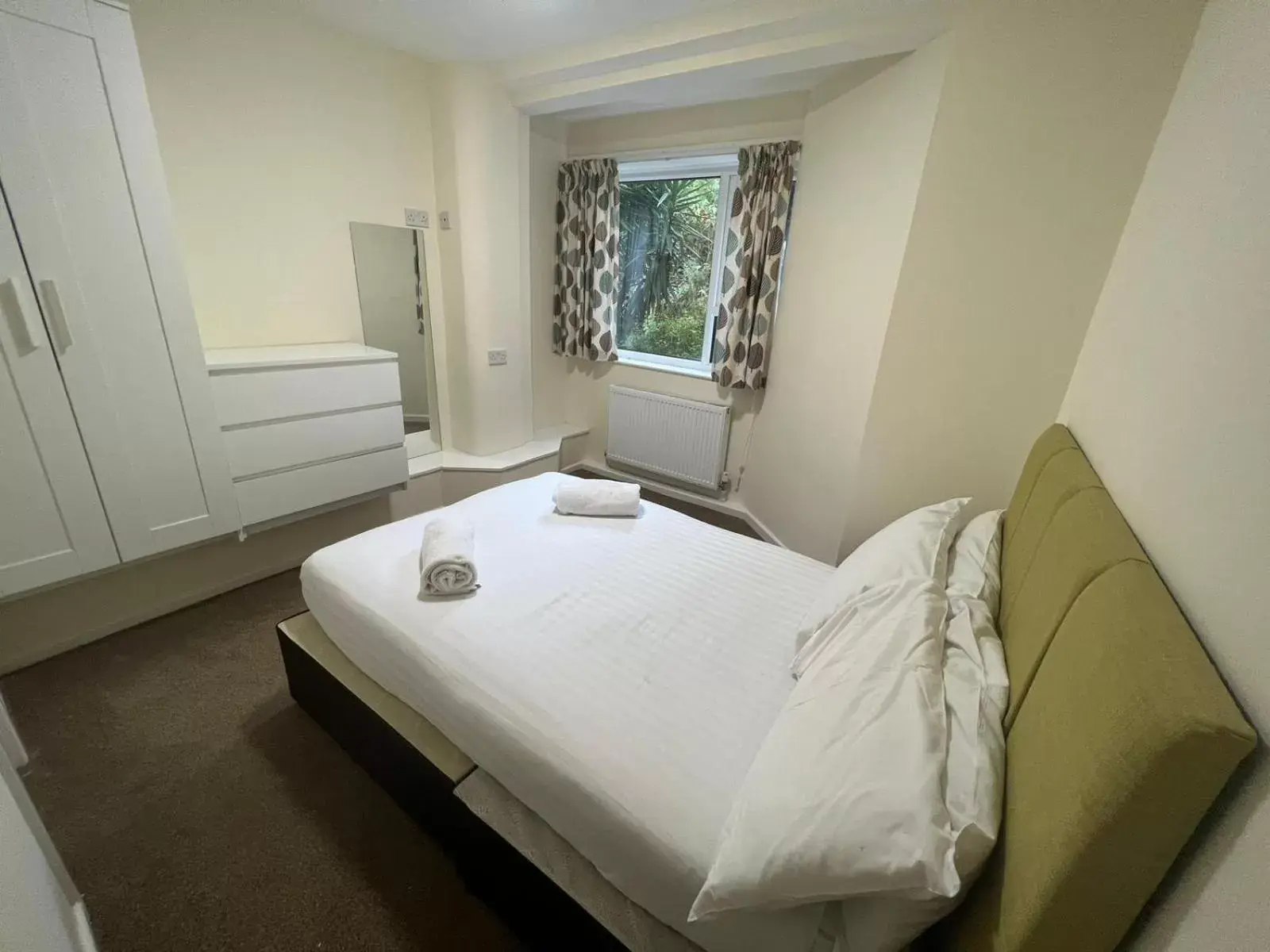 Budget Double Room in Crofton House Hotel