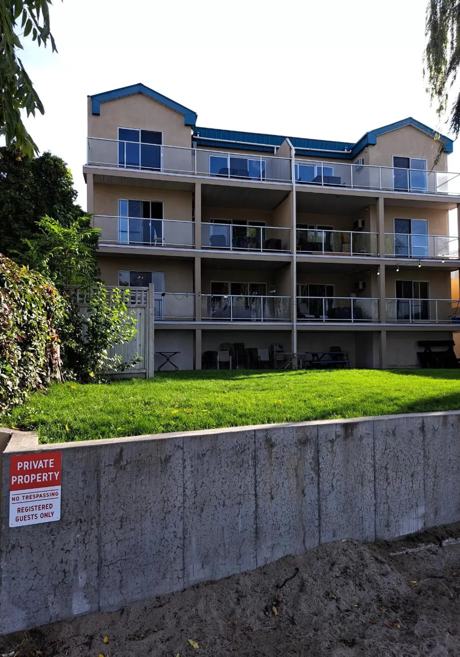 Property building in Richter Pass Beach Resort Property building in Richter Pass Beach Resort