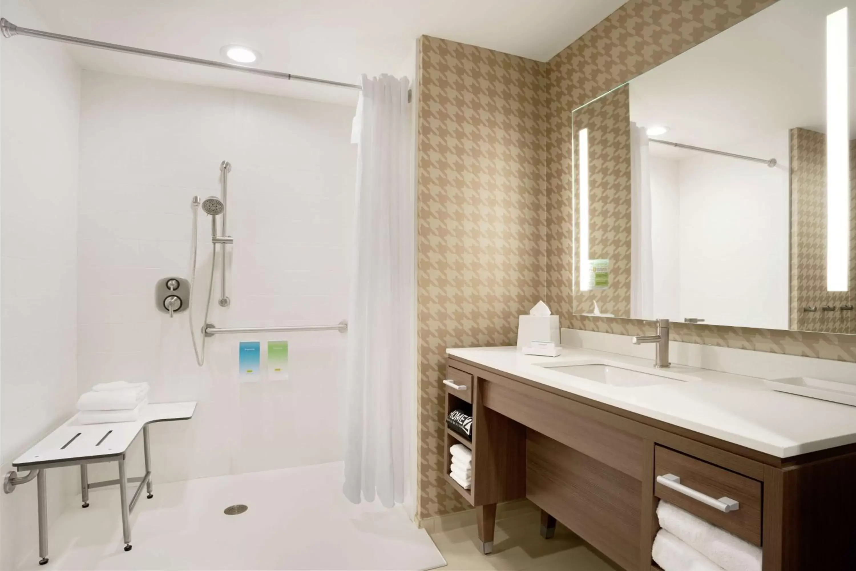 Bathroom in Home2 Suites By Hilton Warminster Horsham