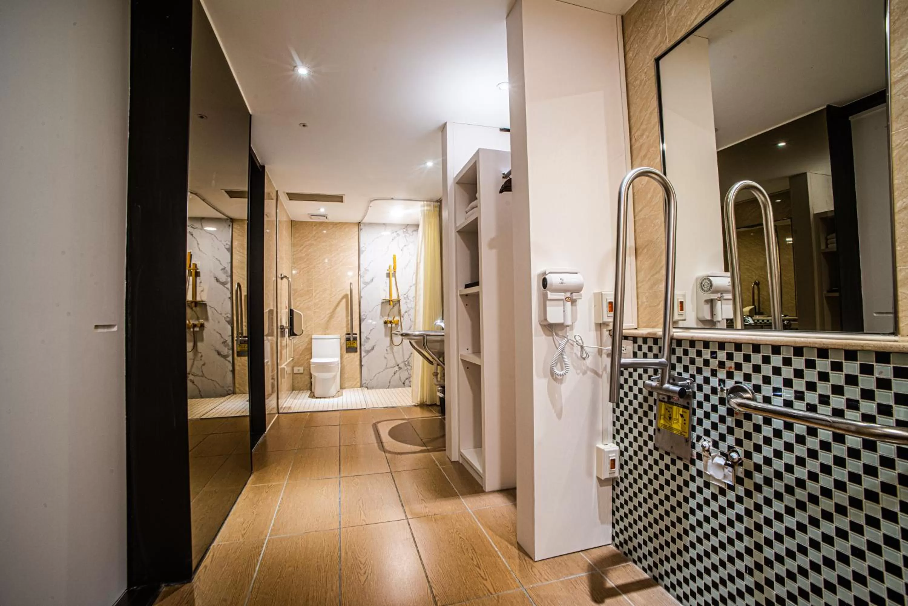 Shower in Artinn藝築文旅-台北站前館