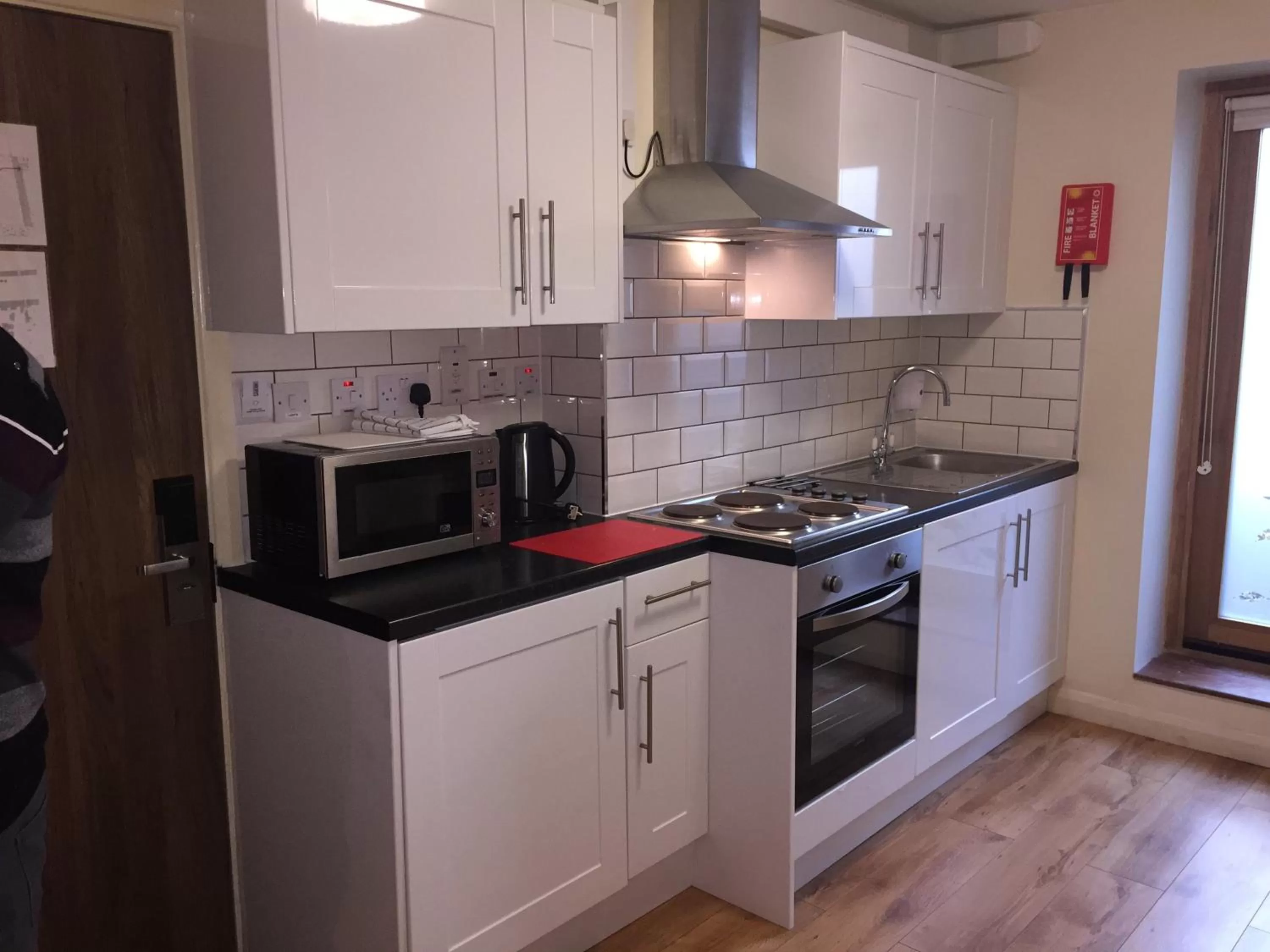 Kitchen or kitchenette in Lyall Apartment Hotel