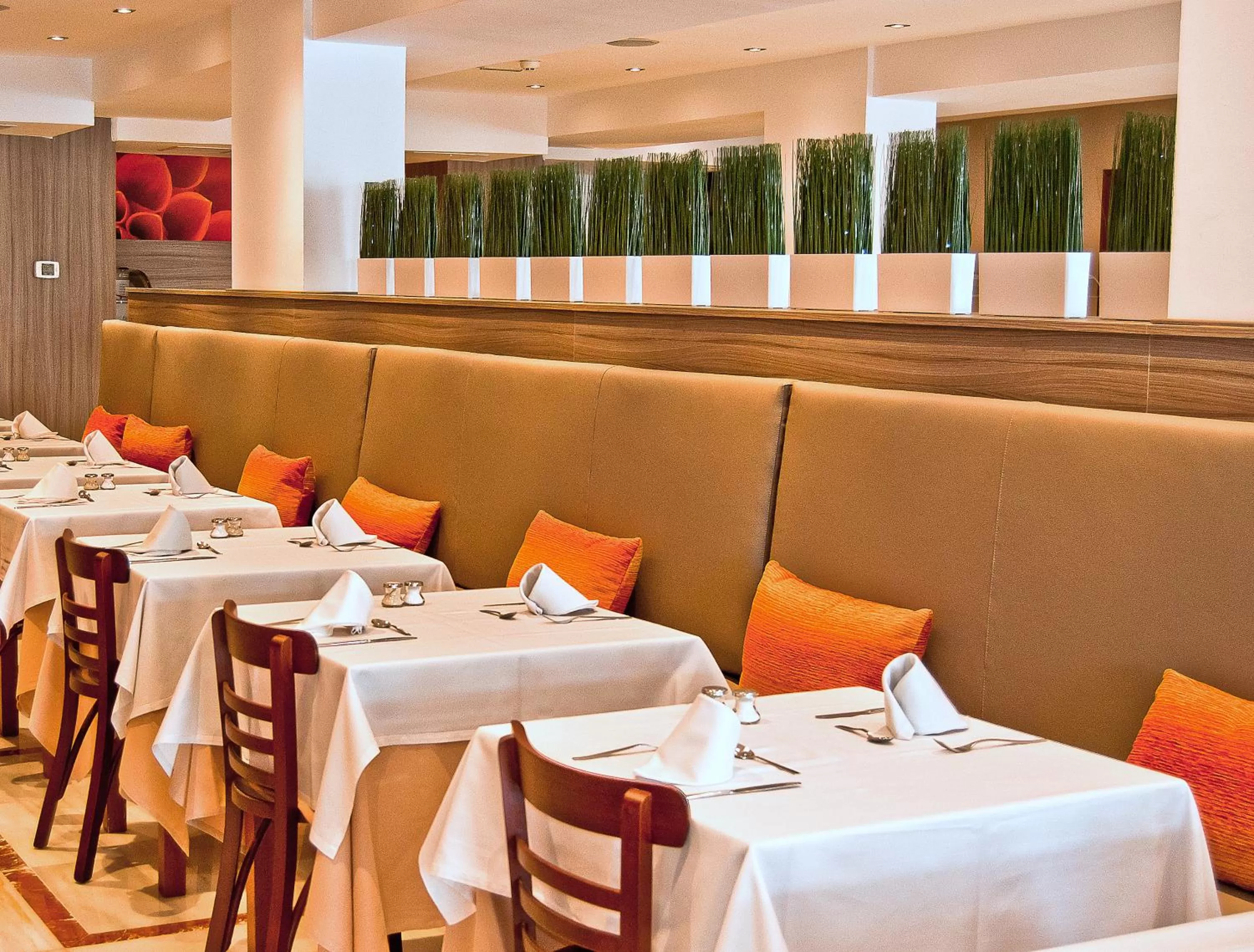 Restaurant/places to eat in BQ Augusta Hotel