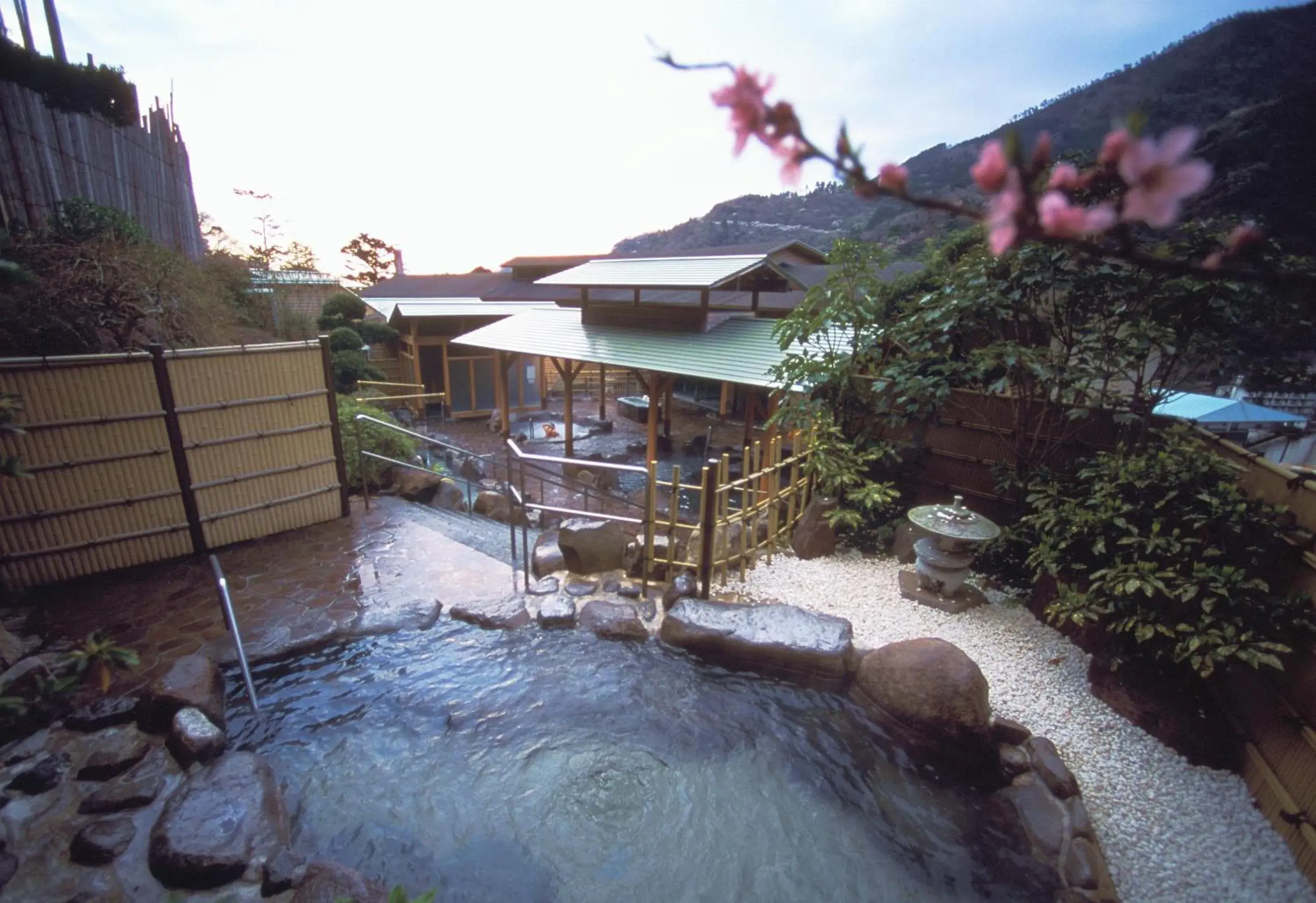 Hot Spring Bath in Hakonenomori Okada Hotel