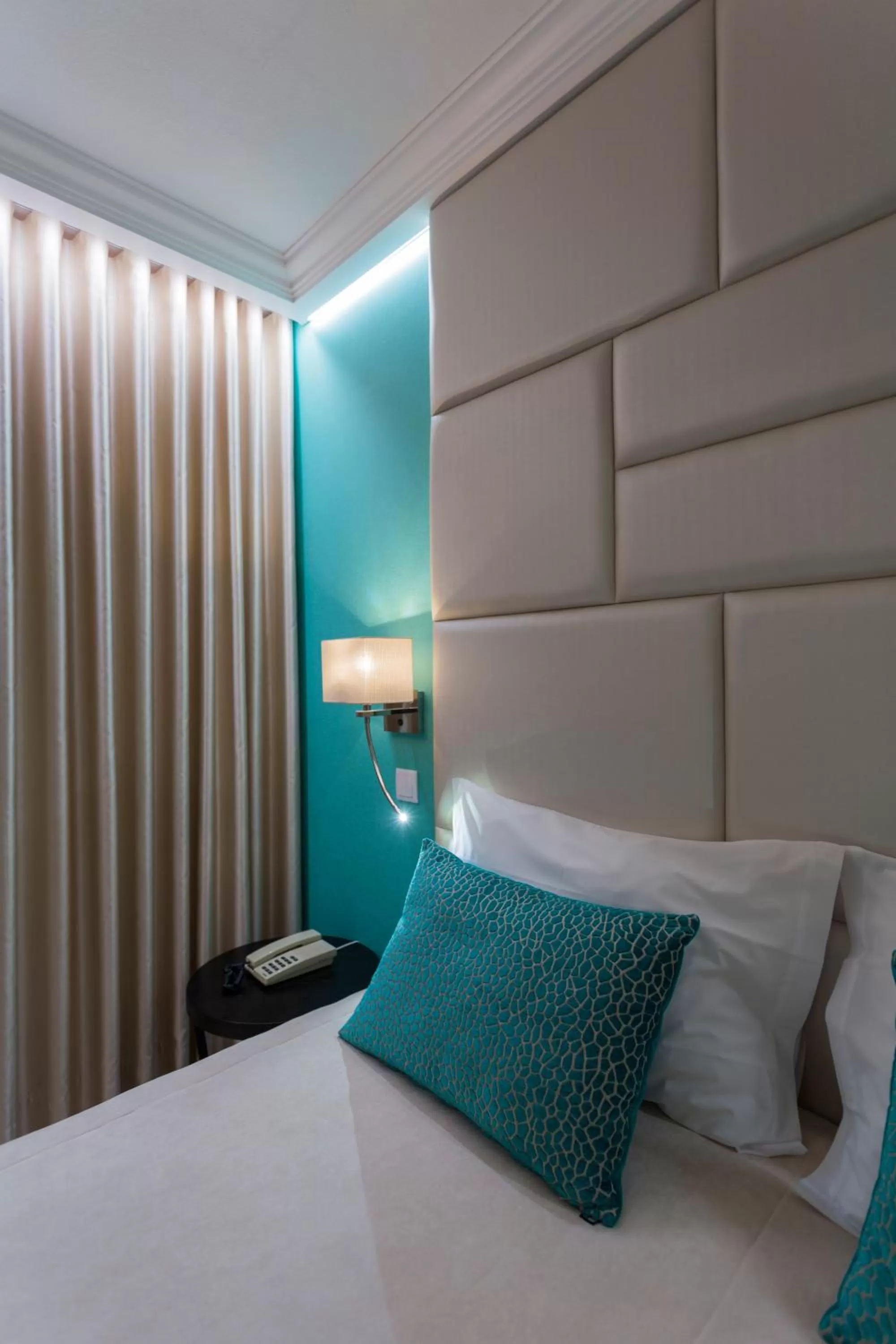 Bed in Josefa D`Obidos Hotel