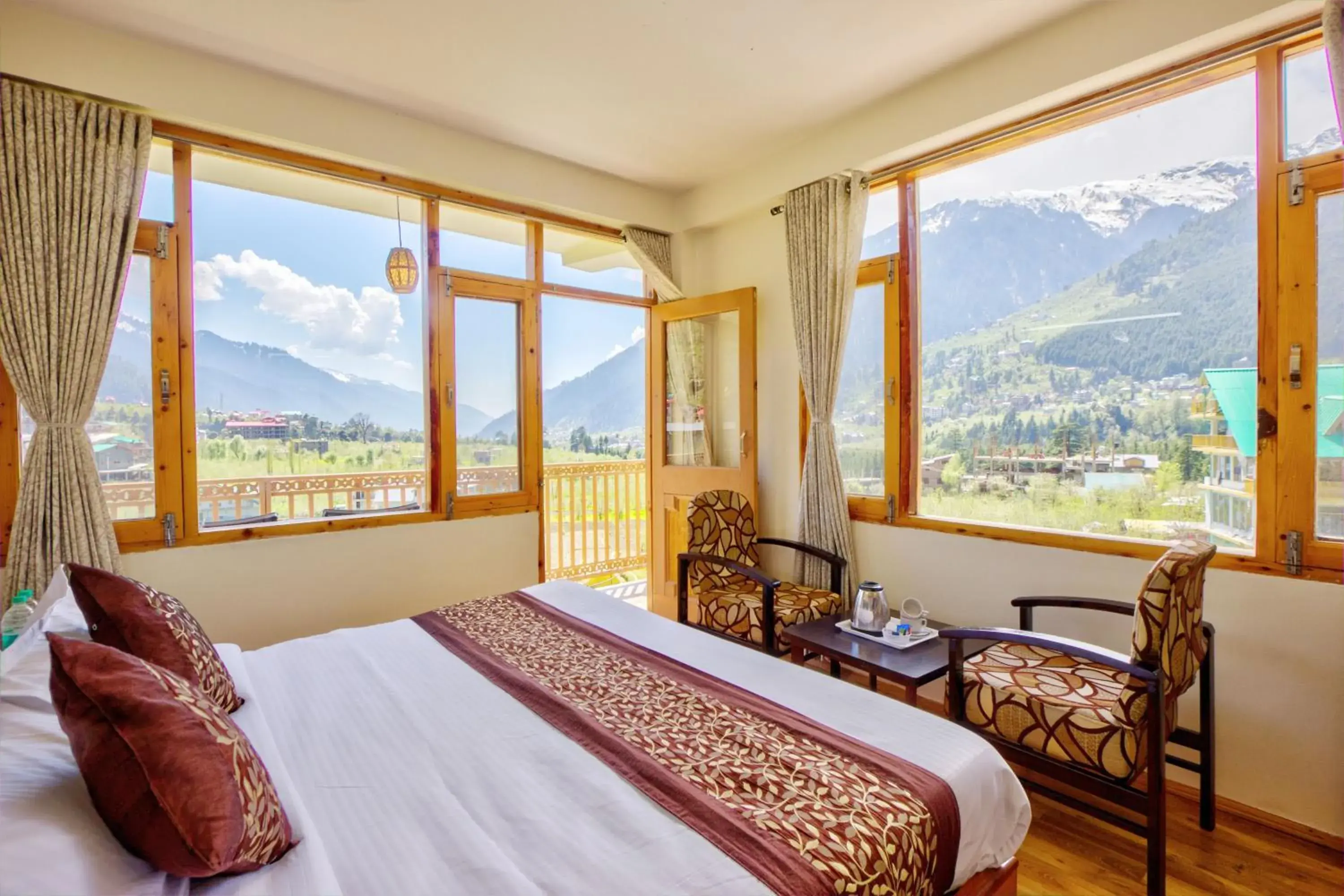 Bed, Mountain View in Thrill Nature Resorts 
