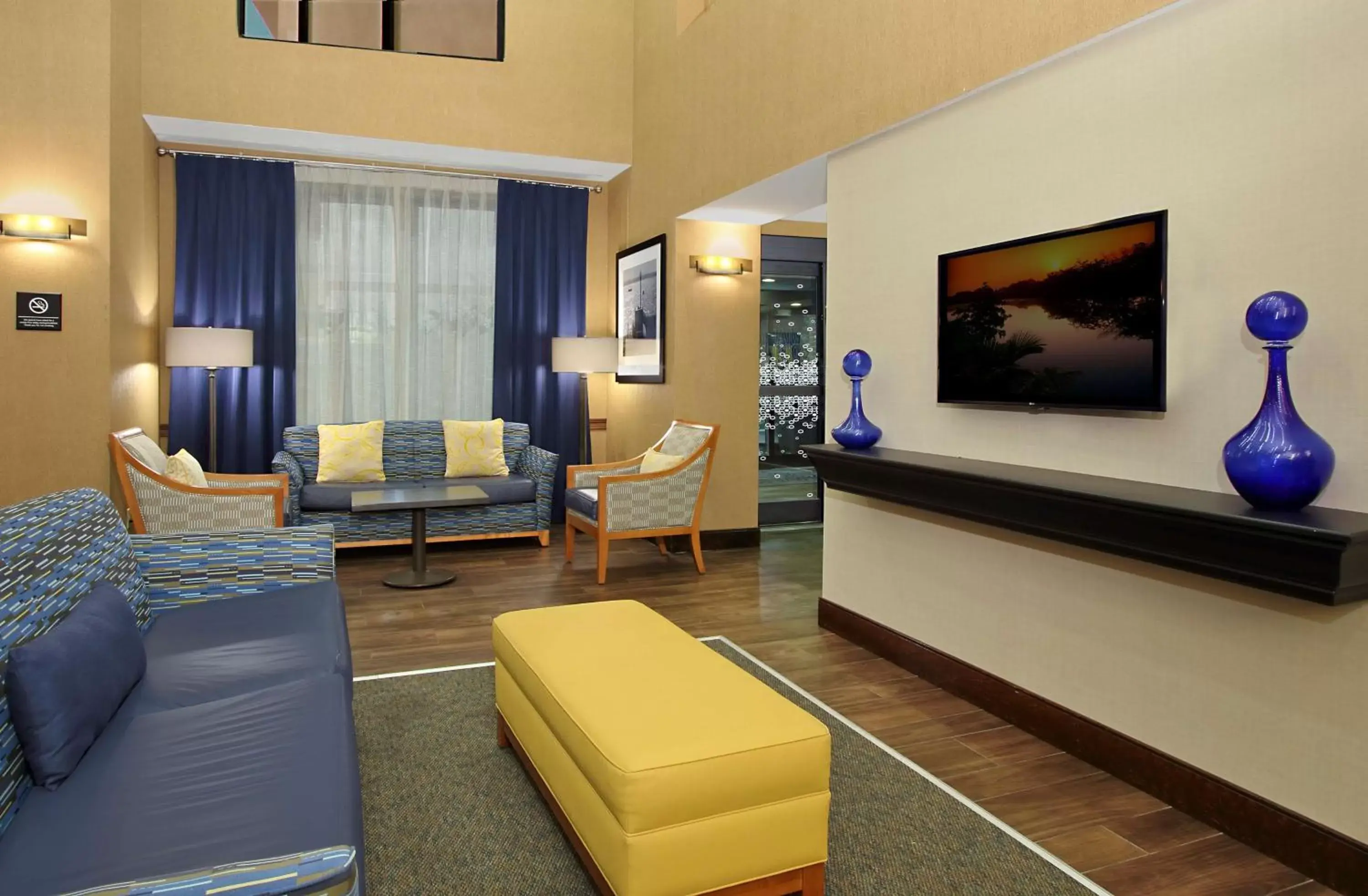 Lobby or reception in Hampton Inn & Suites Madisonville Lobby or reception in Hampton Inn & Suites Madisonville