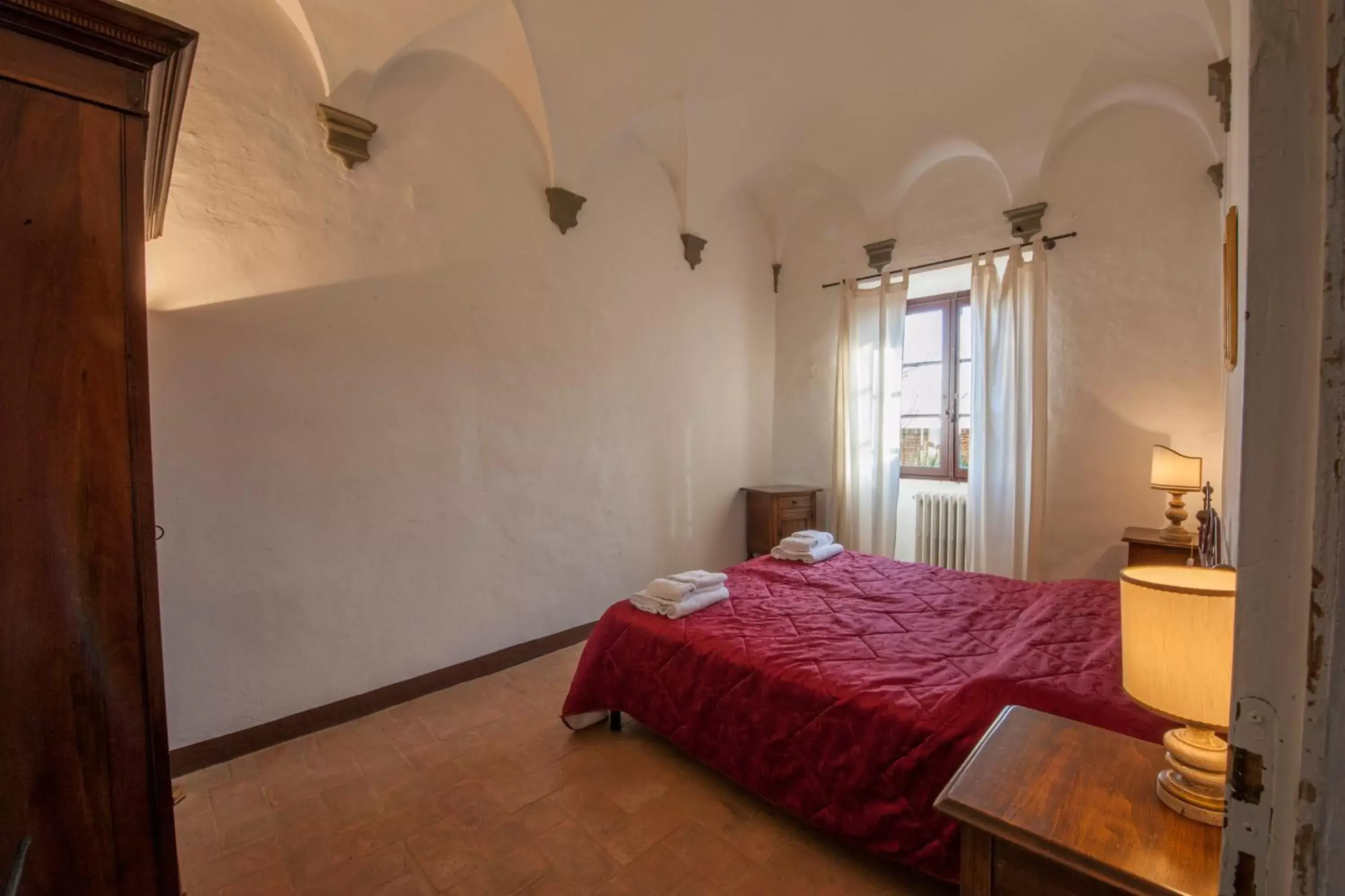 Bedroom, Bed in Certosa di Pontignano Residenza d'Epoca